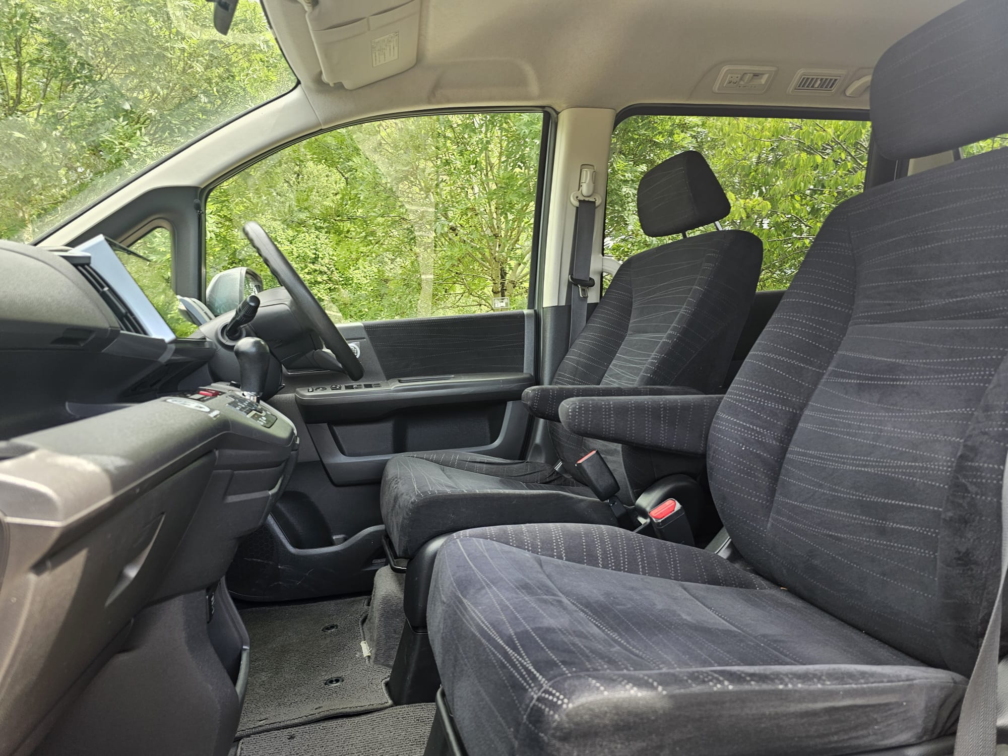 HONDA STEPWAGN SPADA 2.0L Automatic 7/8 Seater MPV