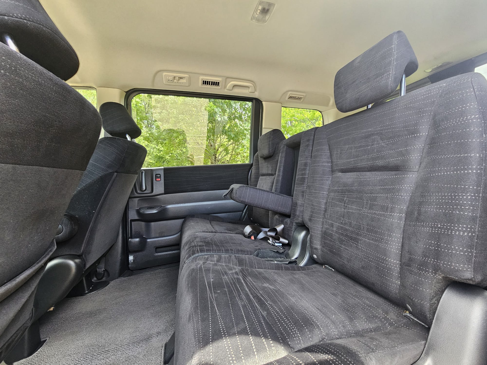 HONDA STEPWAGN SPADA 2.0L Automatic 7/8 Seater MPV