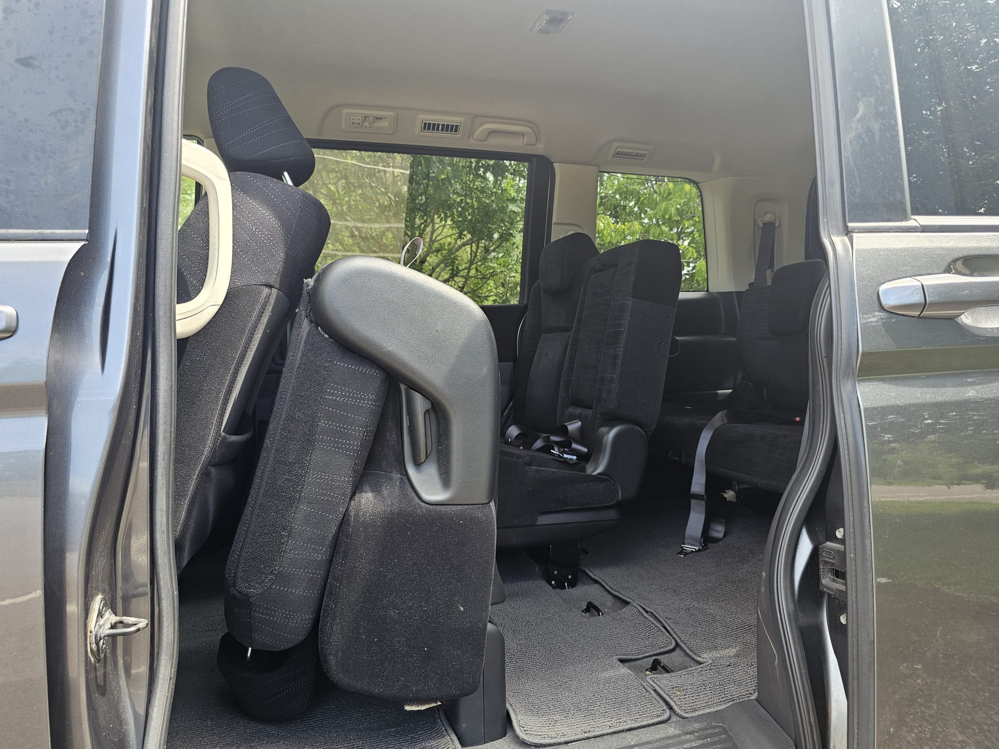 HONDA STEPWAGN SPADA 2.0L Automatic 7/8 Seater MPV
