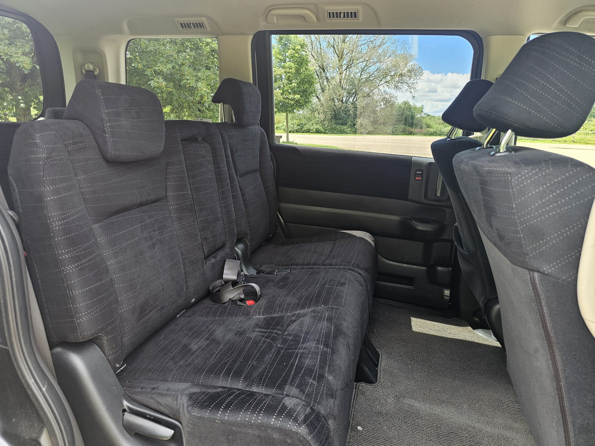 HONDA STEPWAGN SPADA 2.0L Automatic 7/8 Seater MPV