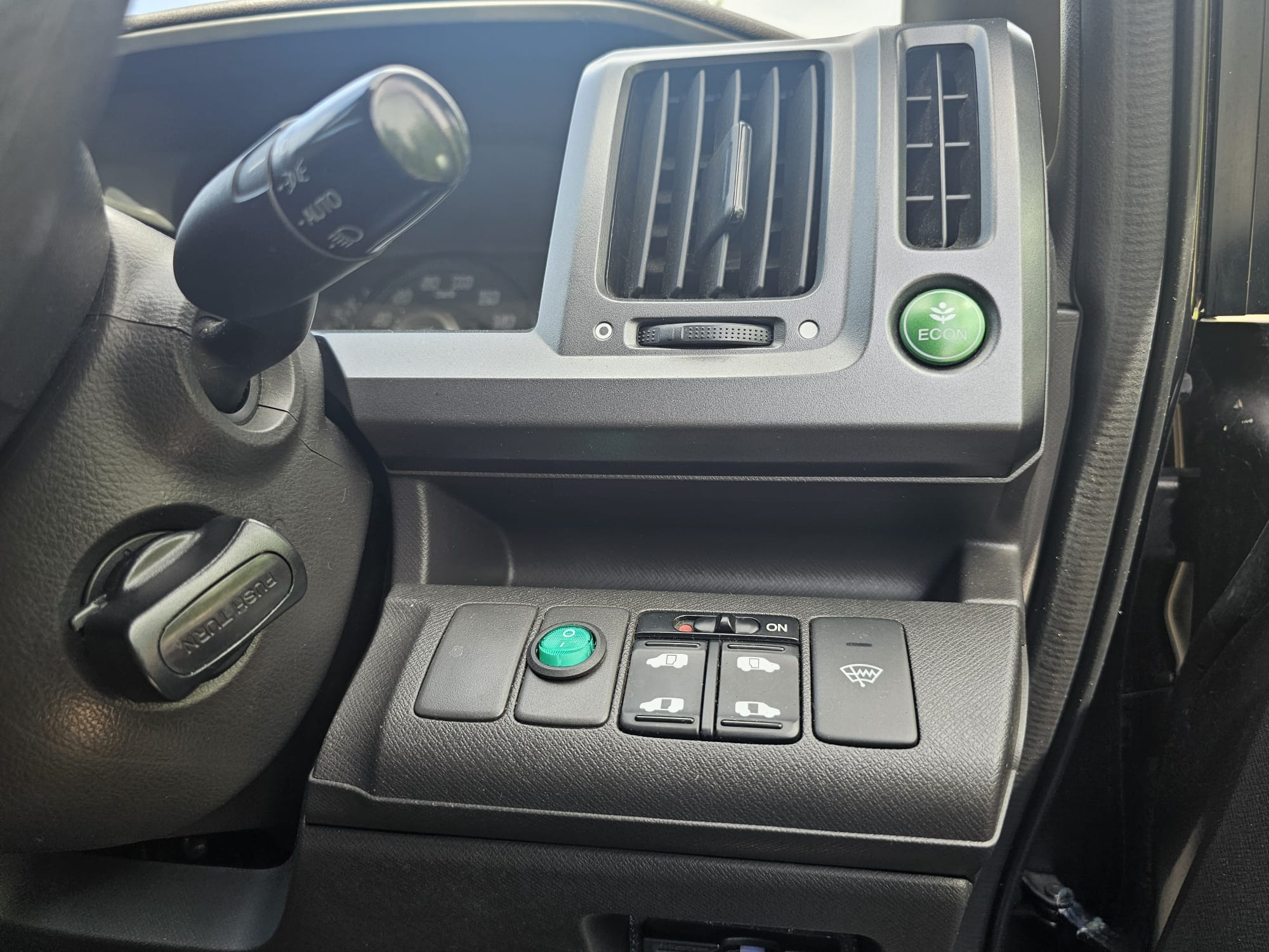 HONDA STEPWAGN SPADA 2.0L Automatic 7/8 Seater MPV