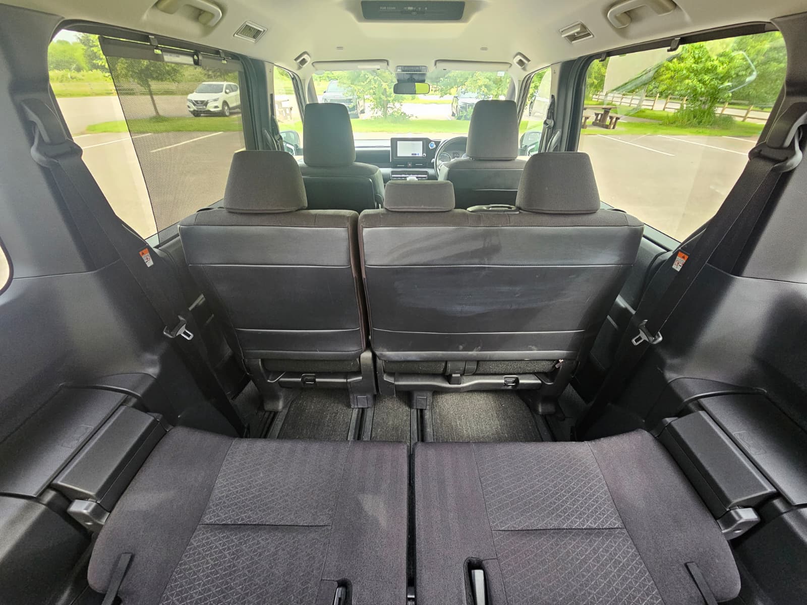 TOYOTA NOAH VOXY 1.8h Hybrid G Automatic CVT 8 Seater MPV