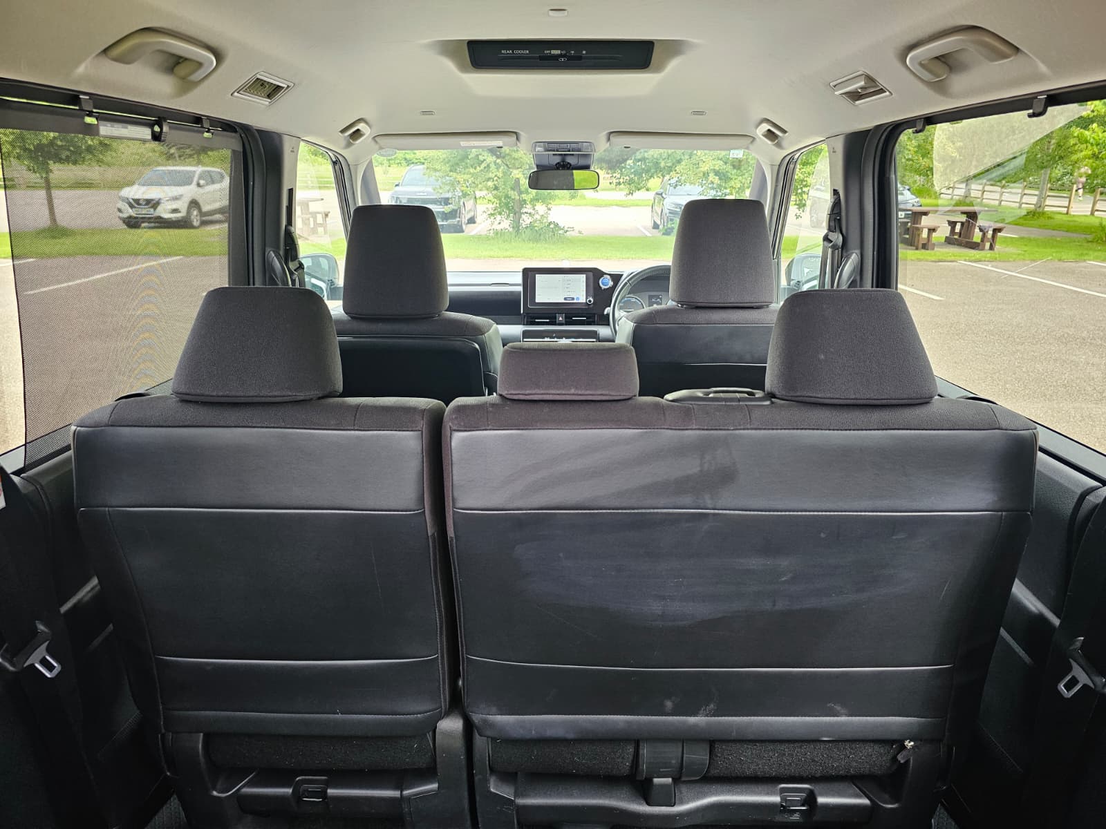 TOYOTA NOAH VOXY 1.8h Hybrid G Automatic CVT 8 Seater MPV