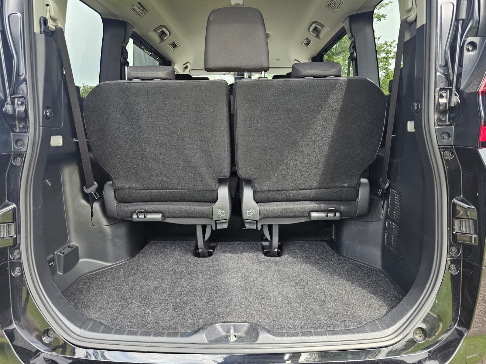 TOYOTA NOAH VOXY 1.8h Hybrid G Automatic CVT 8 Seater MPV