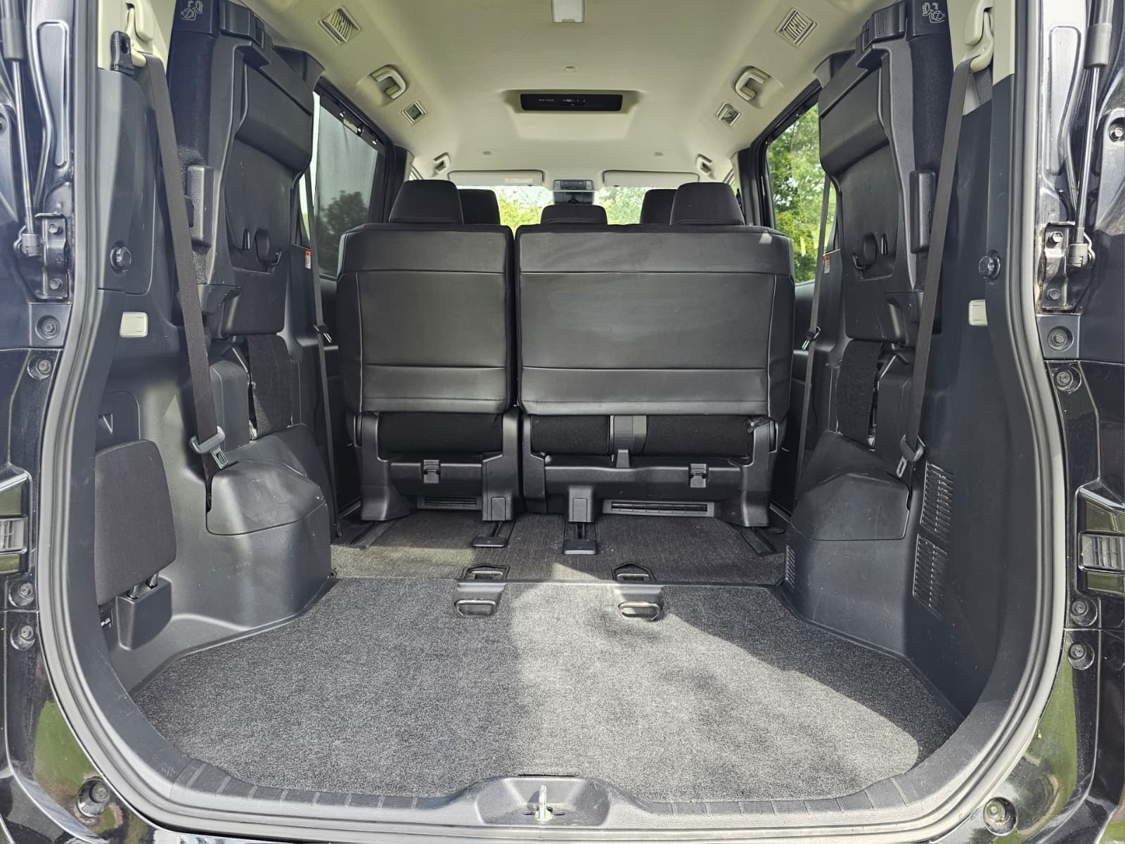 TOYOTA NOAH VOXY 1.8h Hybrid G Automatic CVT 8 Seater MPV