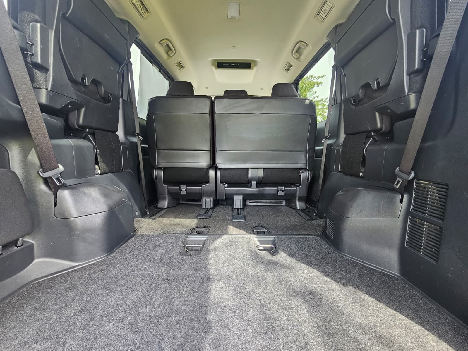 TOYOTA NOAH VOXY 1.8h Hybrid G Automatic CVT 8 Seater MPV