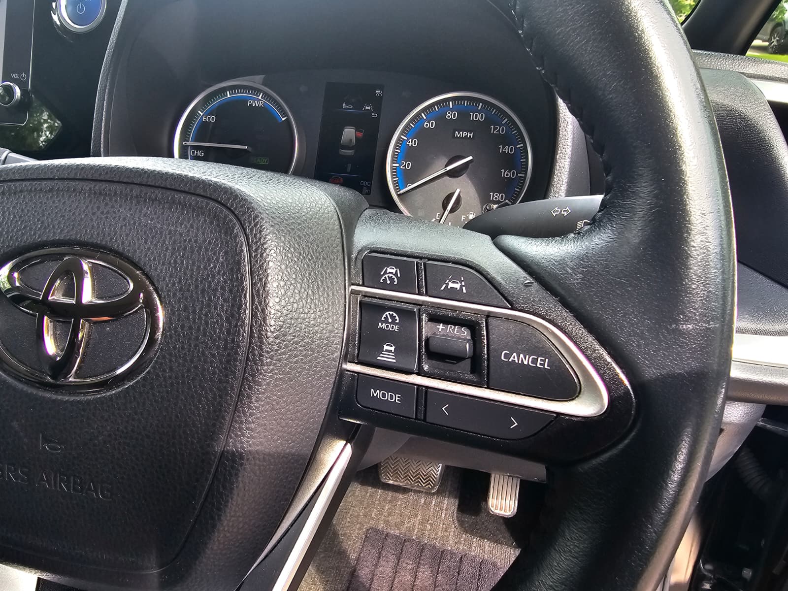 TOYOTA NOAH VOXY 1.8h Hybrid G Automatic CVT 8 Seater MPV