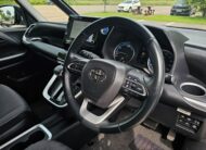TOYOTA NOAH VOXY 1.8h Hybrid G Automatic CVT 8 Seater MPV