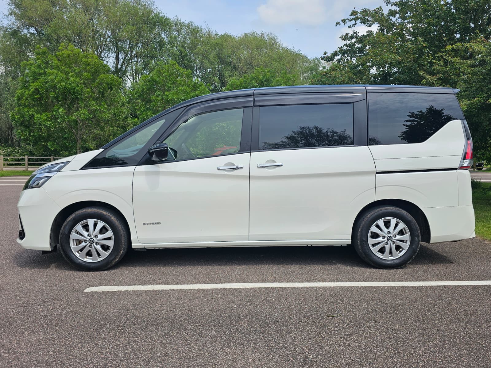 NISSAN SERENA 2.0h S-Hybrid Automatic 8 Seater Dual Powerslide Doors MPV