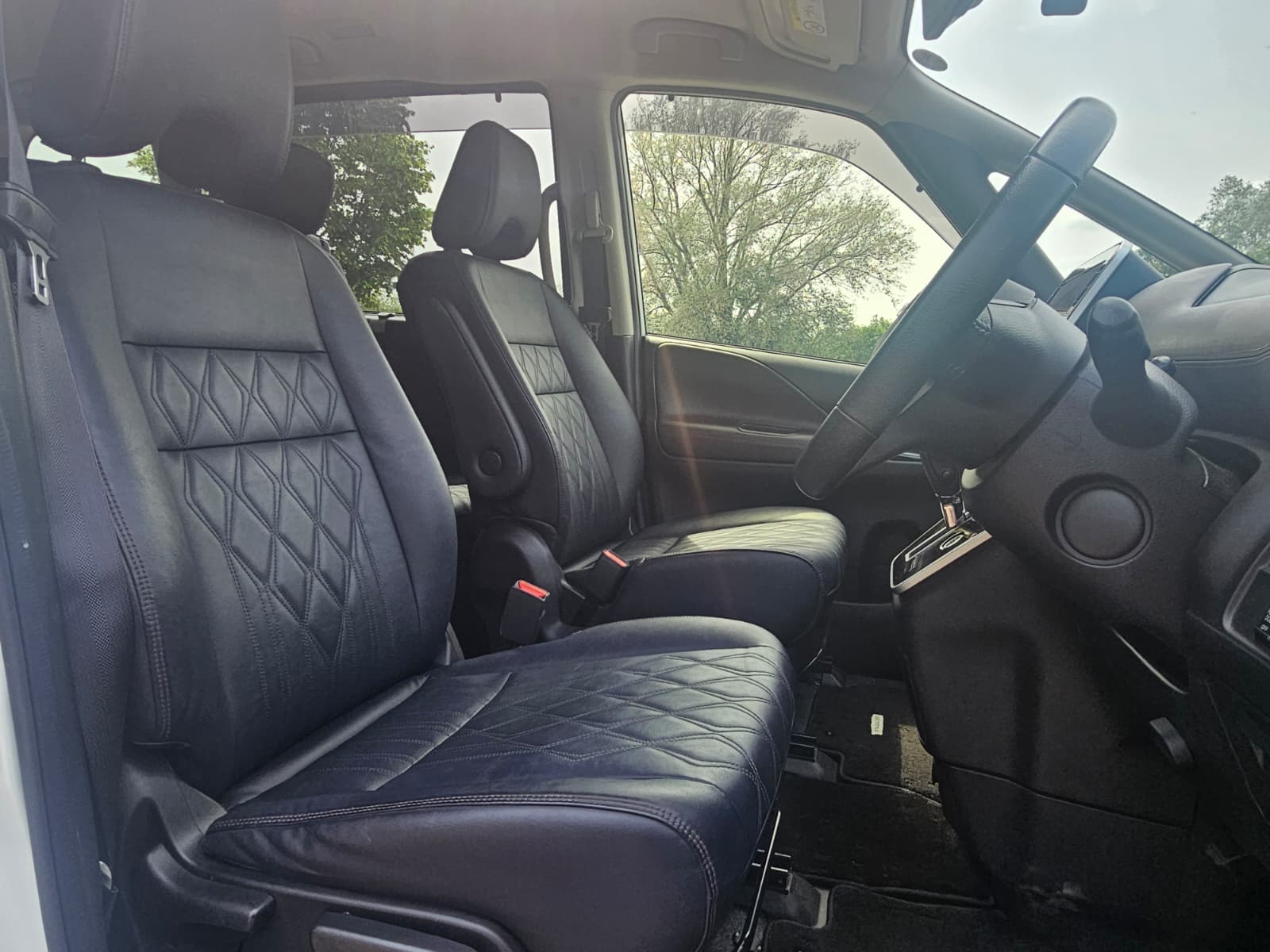 NISSAN SERENA 2.0h S-Hybrid Automatic 8 Seater Dual Powerslide Doors MPV