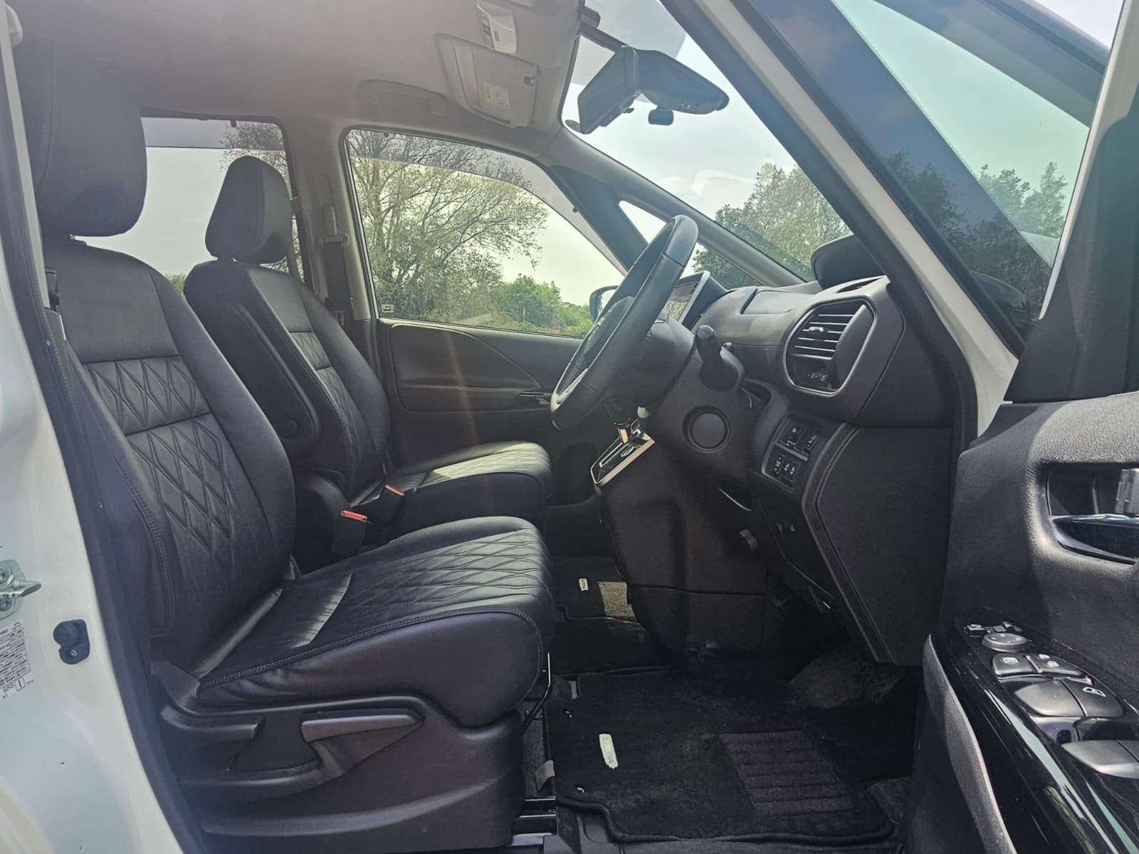 NISSAN SERENA 2.0h S-Hybrid Automatic 8 Seater Dual Powerslide Doors MPV