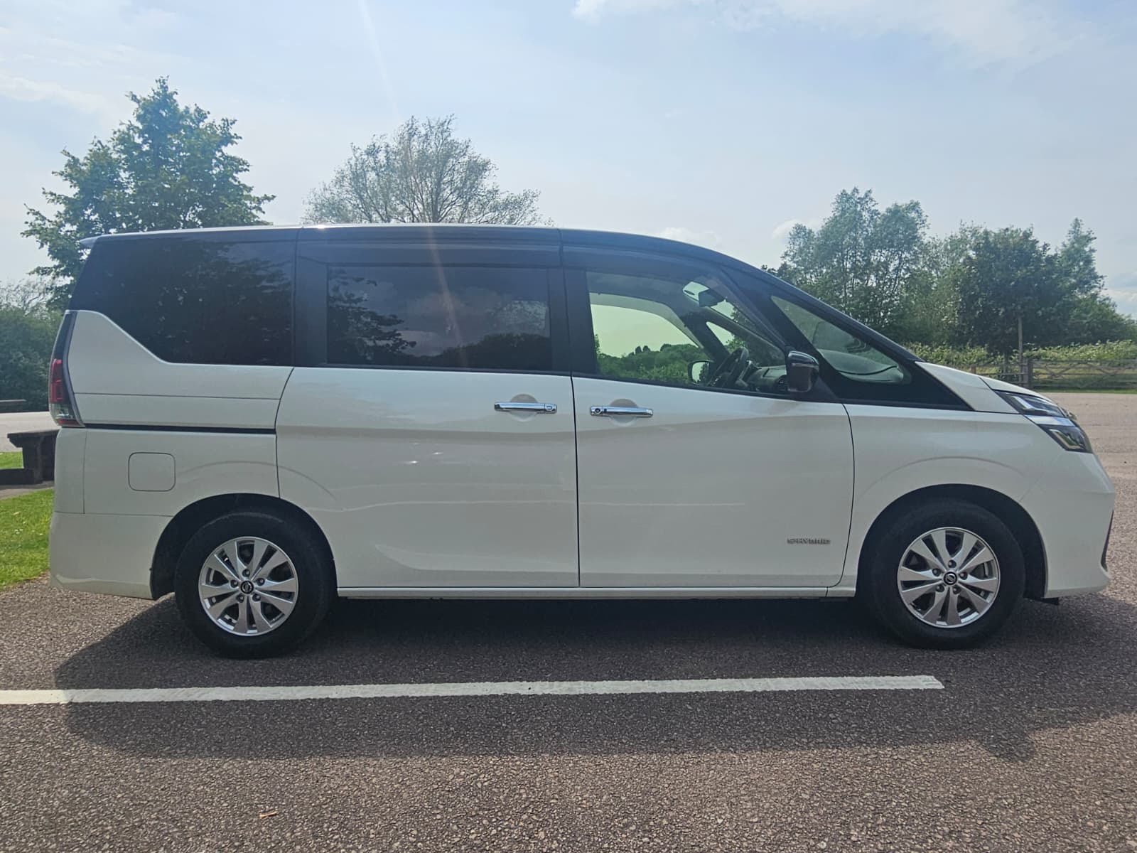 NISSAN SERENA 2.0h S-Hybrid Automatic 8 Seater Dual Powerslide Doors MPV