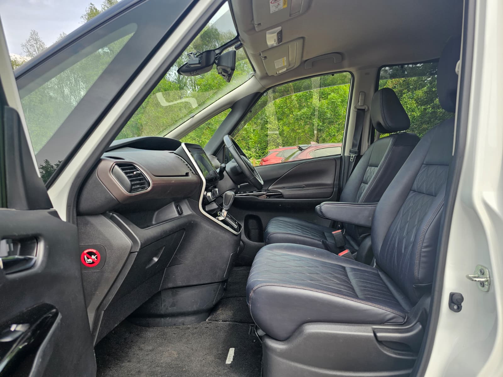 NISSAN SERENA 2.0h S-Hybrid Automatic 8 Seater Dual Powerslide Doors MPV