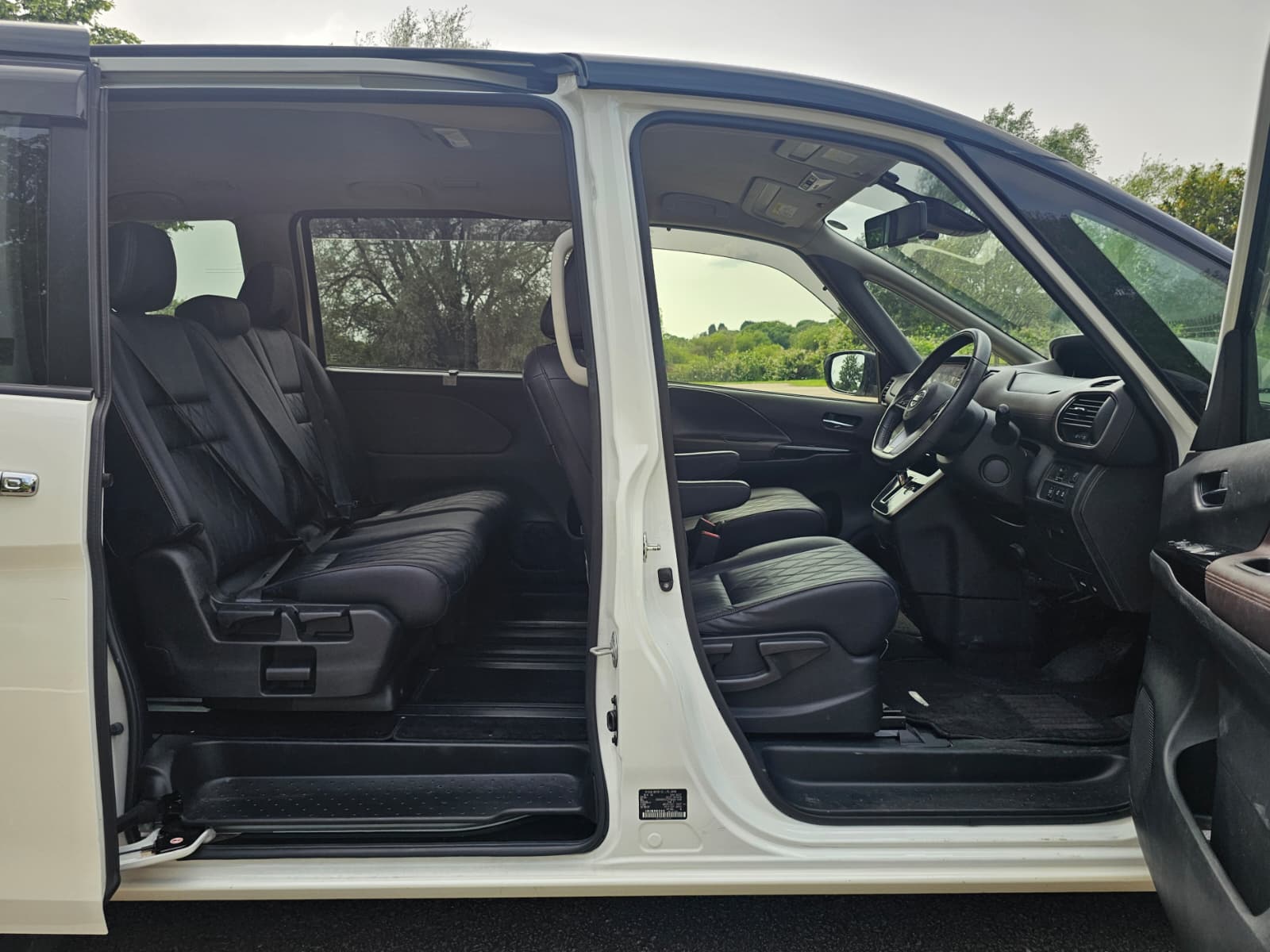 NISSAN SERENA 2.0h S-Hybrid Automatic 8 Seater Dual Powerslide Doors MPV