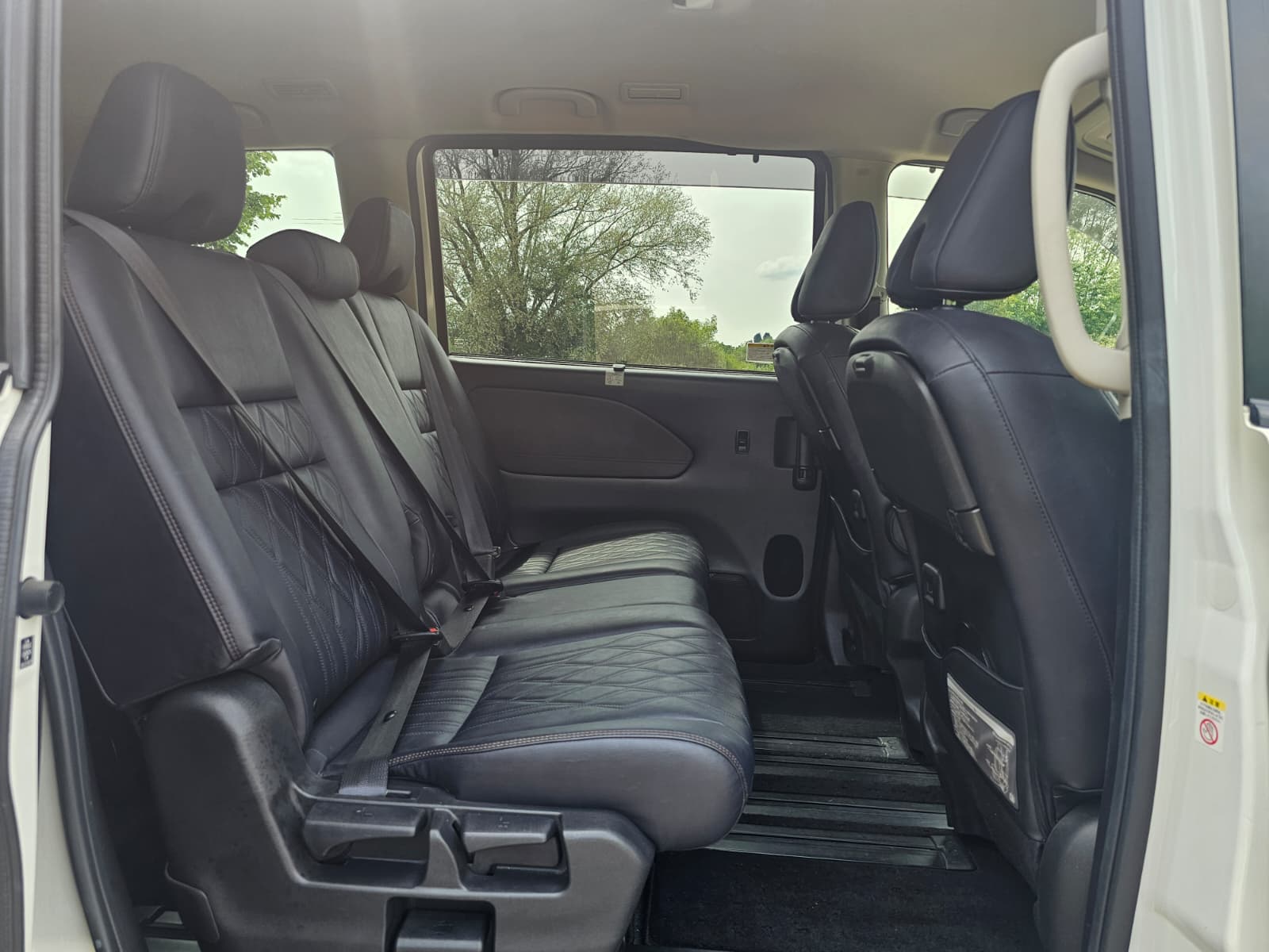 NISSAN SERENA 2.0h S-Hybrid Automatic 8 Seater Dual Powerslide Doors MPV
