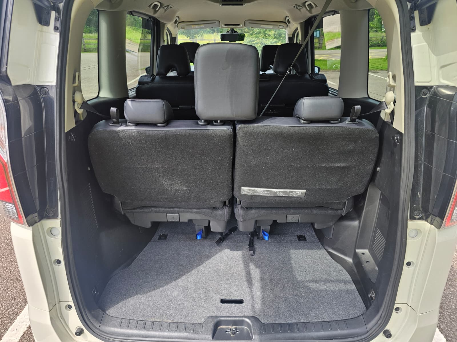 NISSAN SERENA 2.0h S-Hybrid Automatic 8 Seater Dual Powerslide Doors MPV