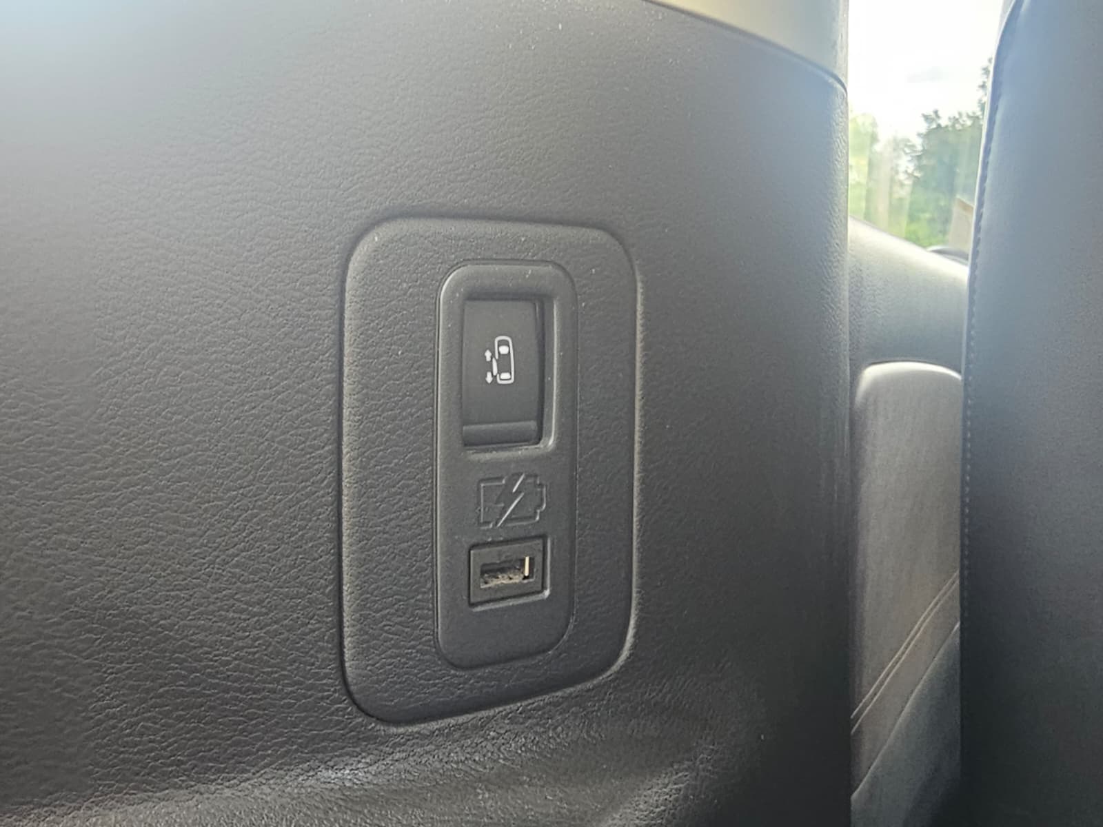 NISSAN SERENA 2.0h S-Hybrid Automatic 8 Seater Dual Powerslide Doors MPV
