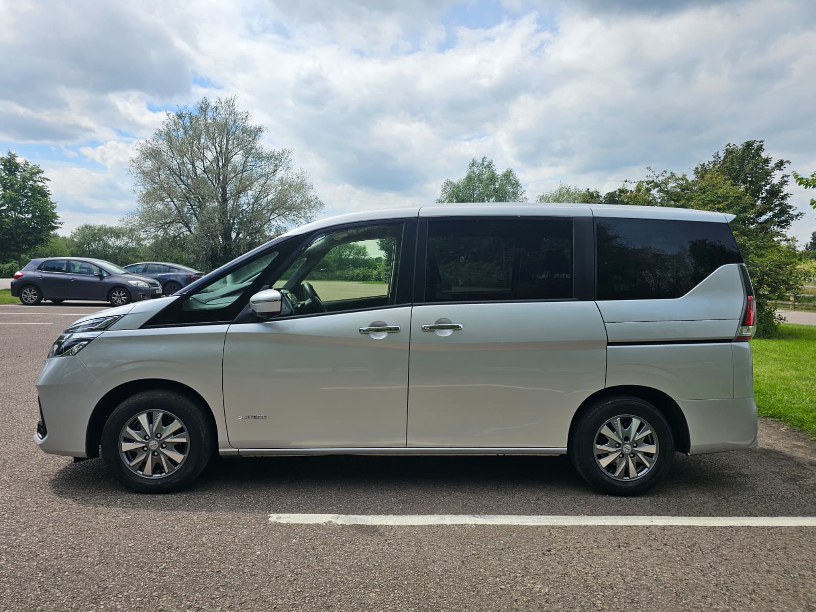 Nissan Serena 2.0h S-Hybrid Auto 8 Seater MPV 360 Camera