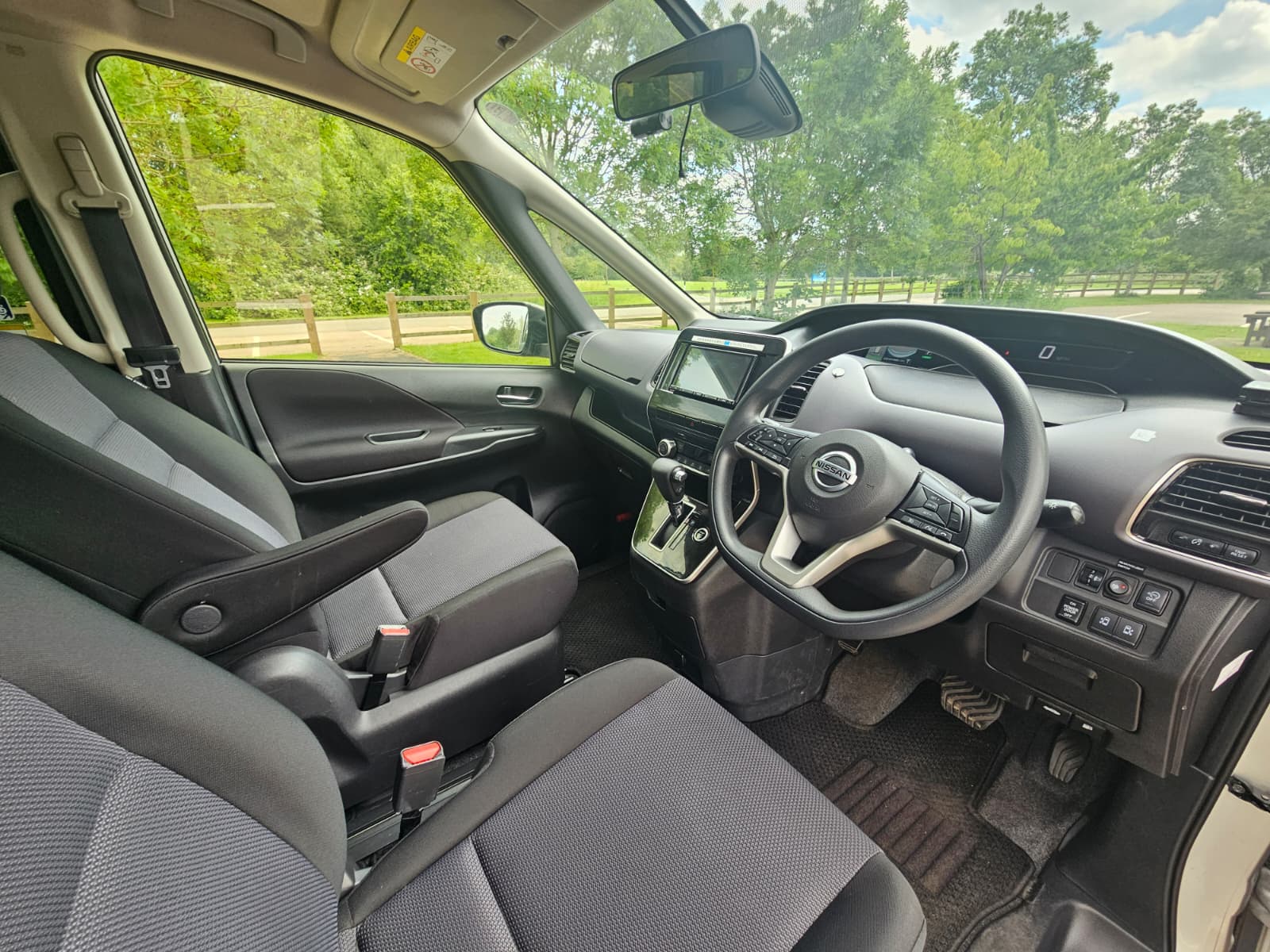 Nissan Serena 2.0h S-Hybrid Auto 8 Seater MPV 360 Camera