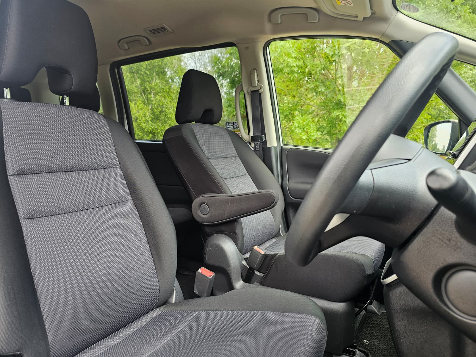 Nissan Serena 2.0h S-Hybrid Auto 8 Seater MPV 360 Camera