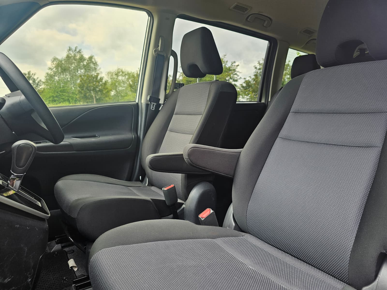 Nissan Serena 2.0h S-Hybrid Auto 8 Seater MPV 360 Camera