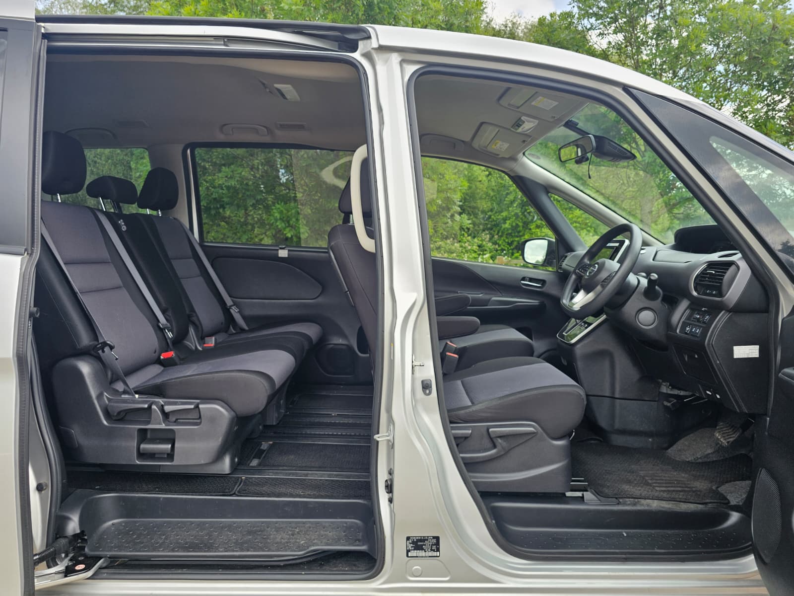 Nissan Serena 2.0h S-Hybrid Auto 8 Seater MPV 360 Camera