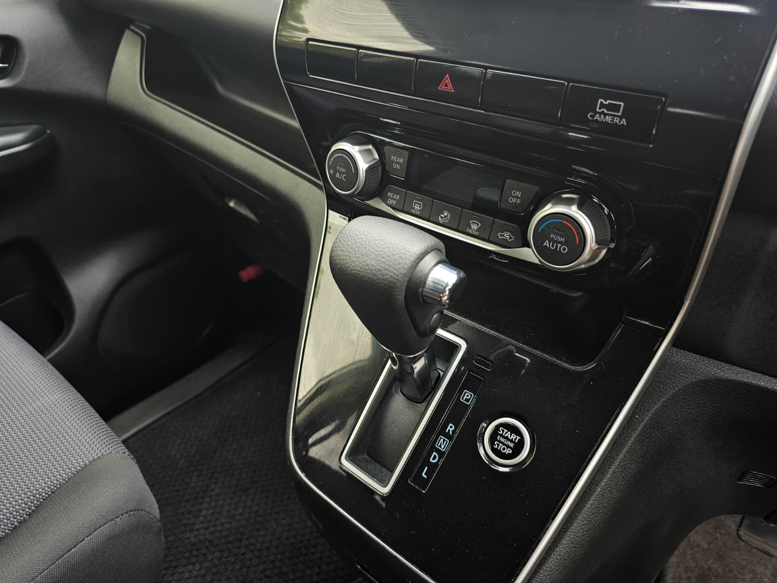Nissan Serena 2.0h S-Hybrid Auto 8 Seater MPV 360 Camera