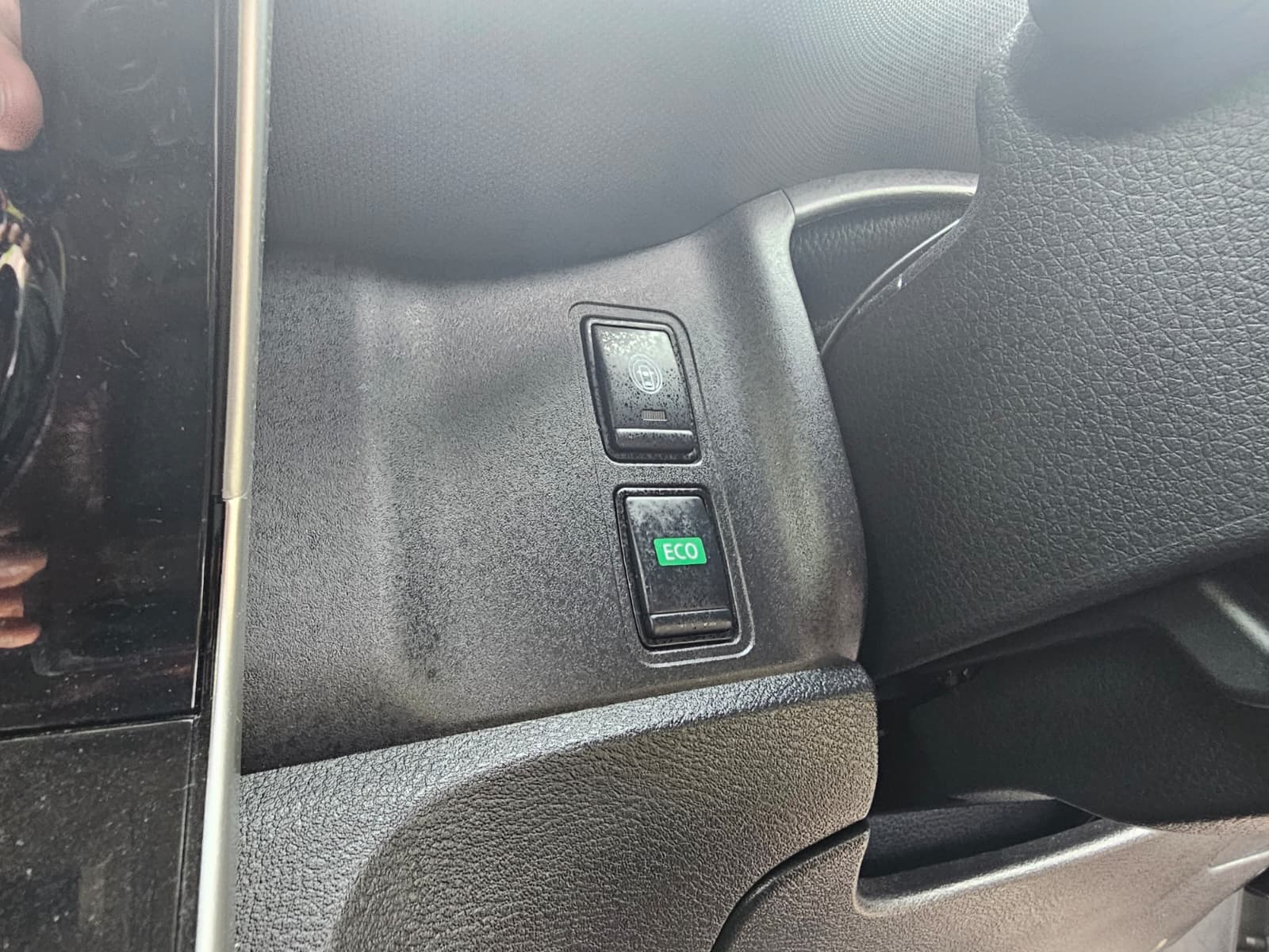 Nissan Serena 2.0h S-Hybrid Auto 8 Seater MPV 360 Camera