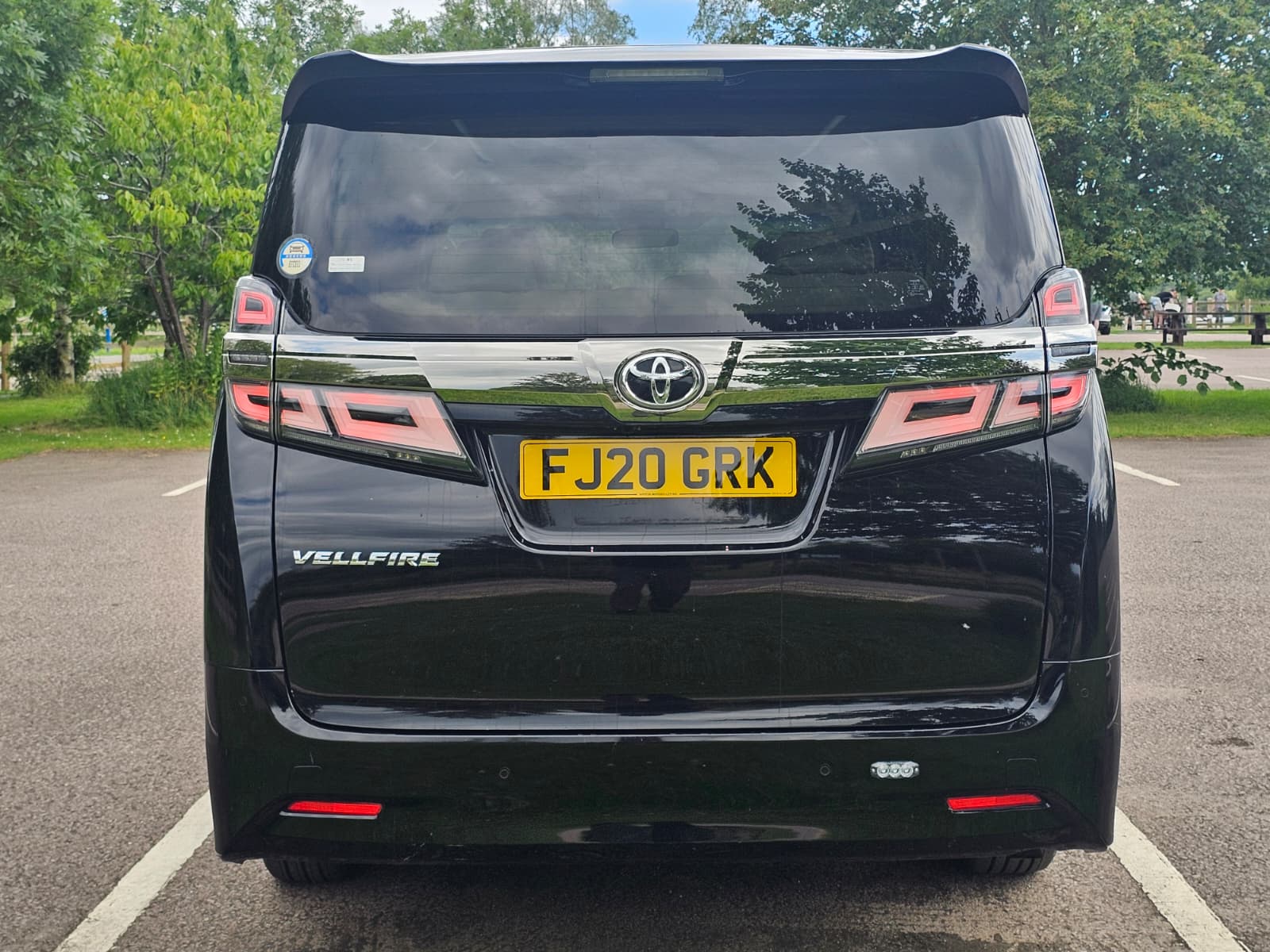 Toyota Vellfire 2.5L Automatic CVT Full Leather Interior 8 Seater Luxury MPV