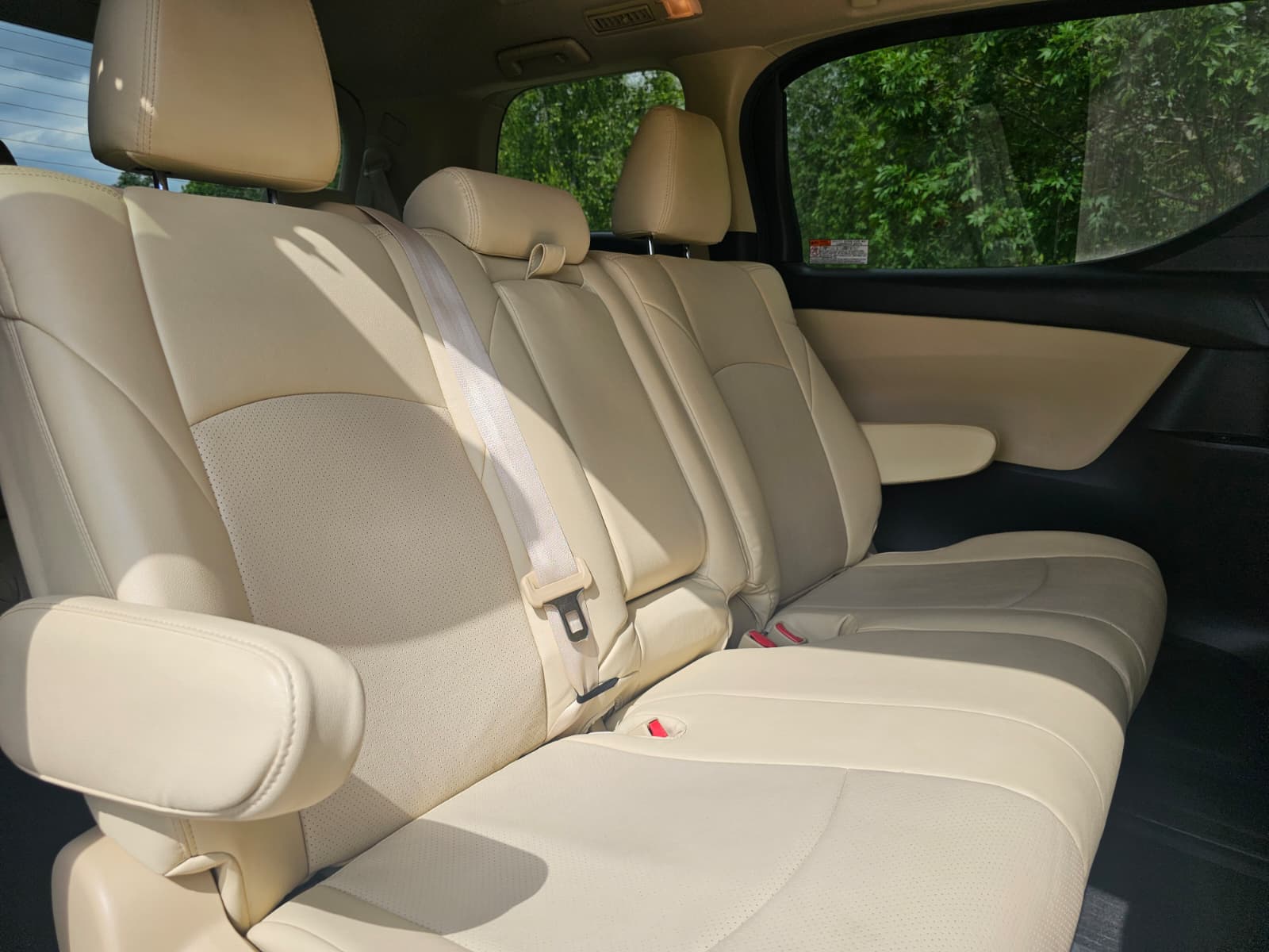 Toyota Vellfire 2.5L Automatic CVT Full Leather Interior 8 Seater Luxury MPV