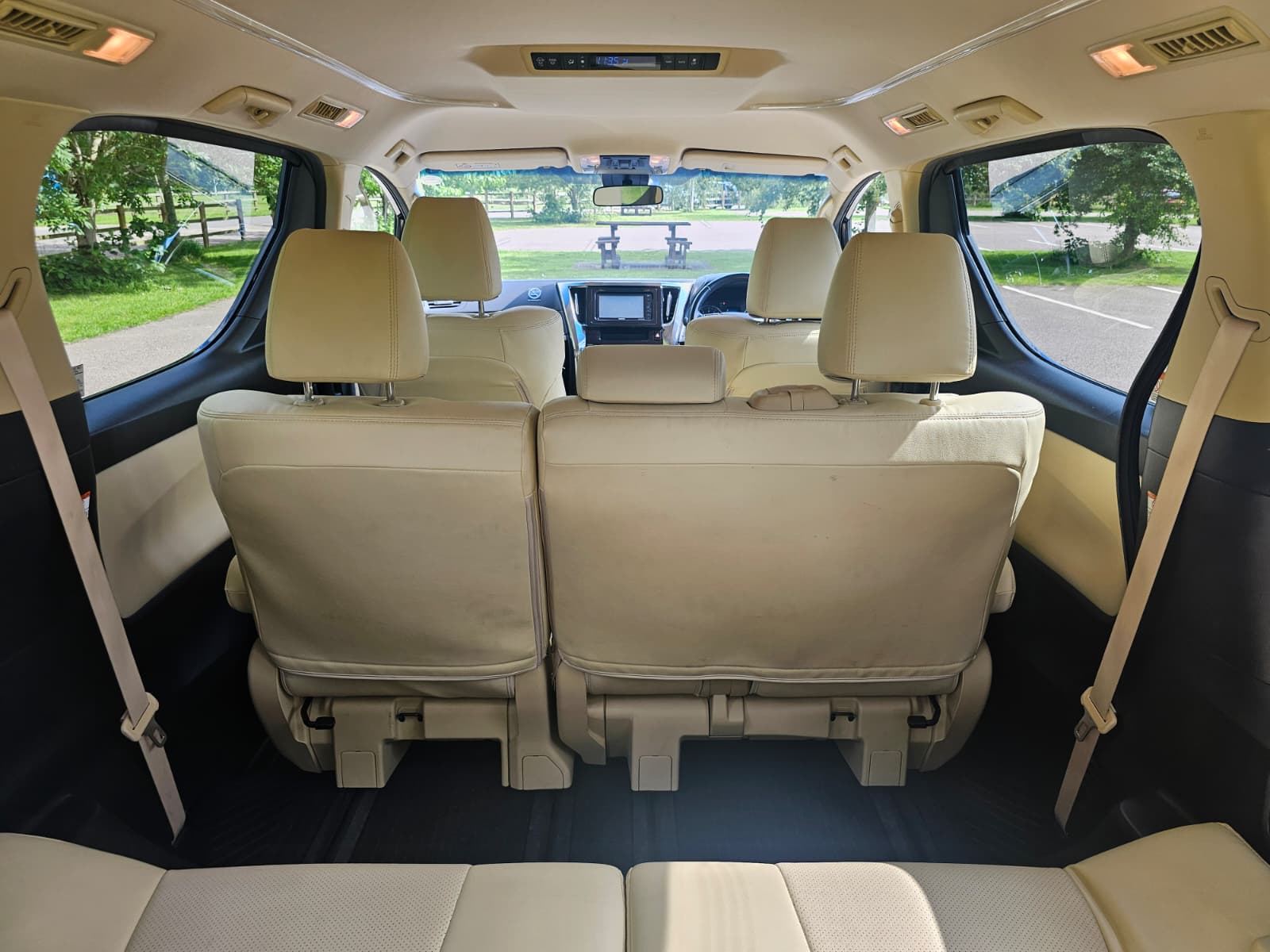 Toyota Vellfire 2.5L Automatic CVT Full Leather Interior 8 Seater Luxury MPV