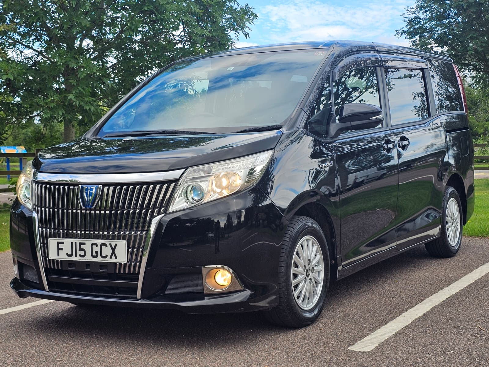 TOYOTA NOAH VOXY 1.8h Hybrid Automatic CVT 7 seater 2015/09 MPV