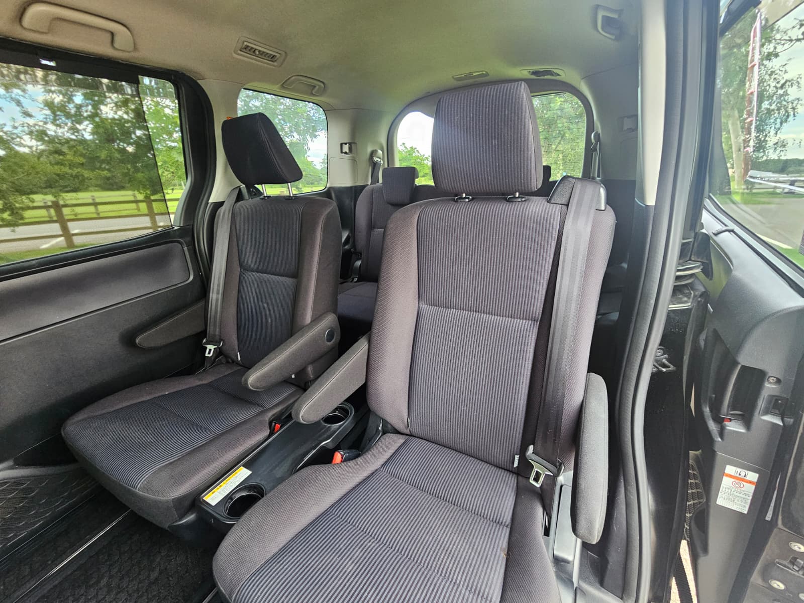 TOYOTA NOAH VOXY 1.8h Hybrid Automatic CVT 7 seater 2015/09 MPV