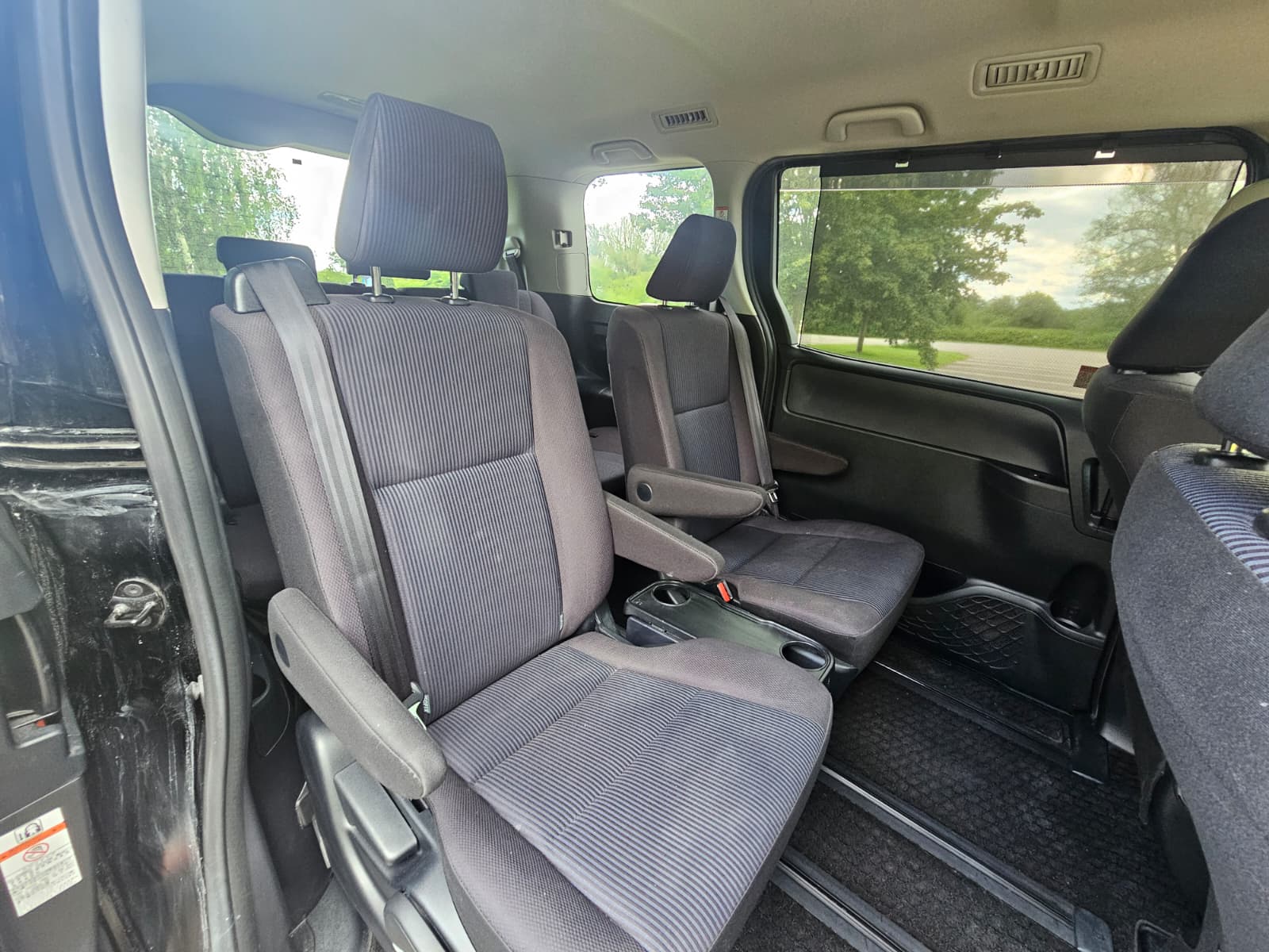 TOYOTA NOAH VOXY 1.8h Hybrid Automatic CVT 7 seater 2015/09 MPV