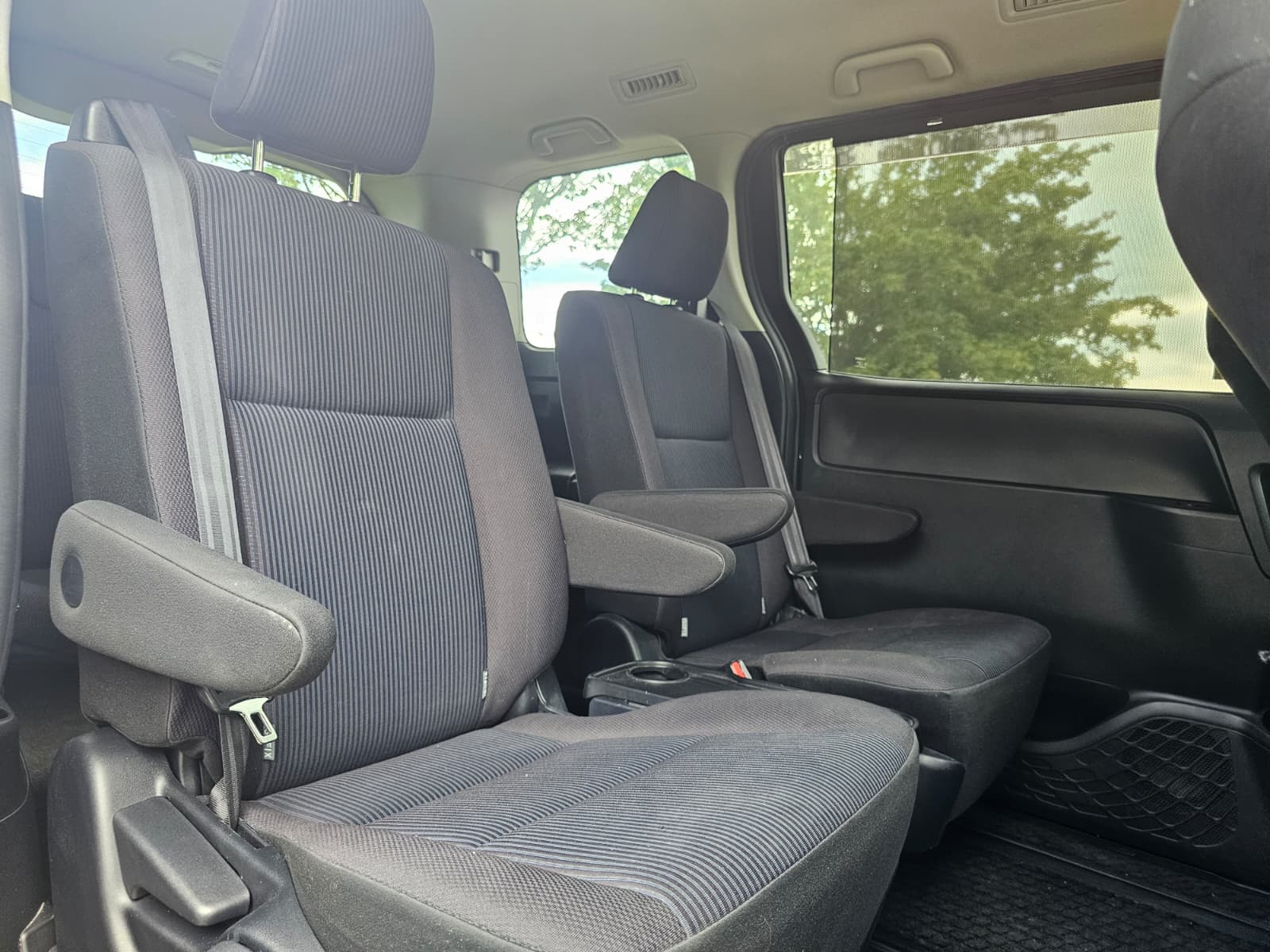 TOYOTA NOAH VOXY 1.8h Hybrid Automatic CVT 7 seater 2015/09 MPV