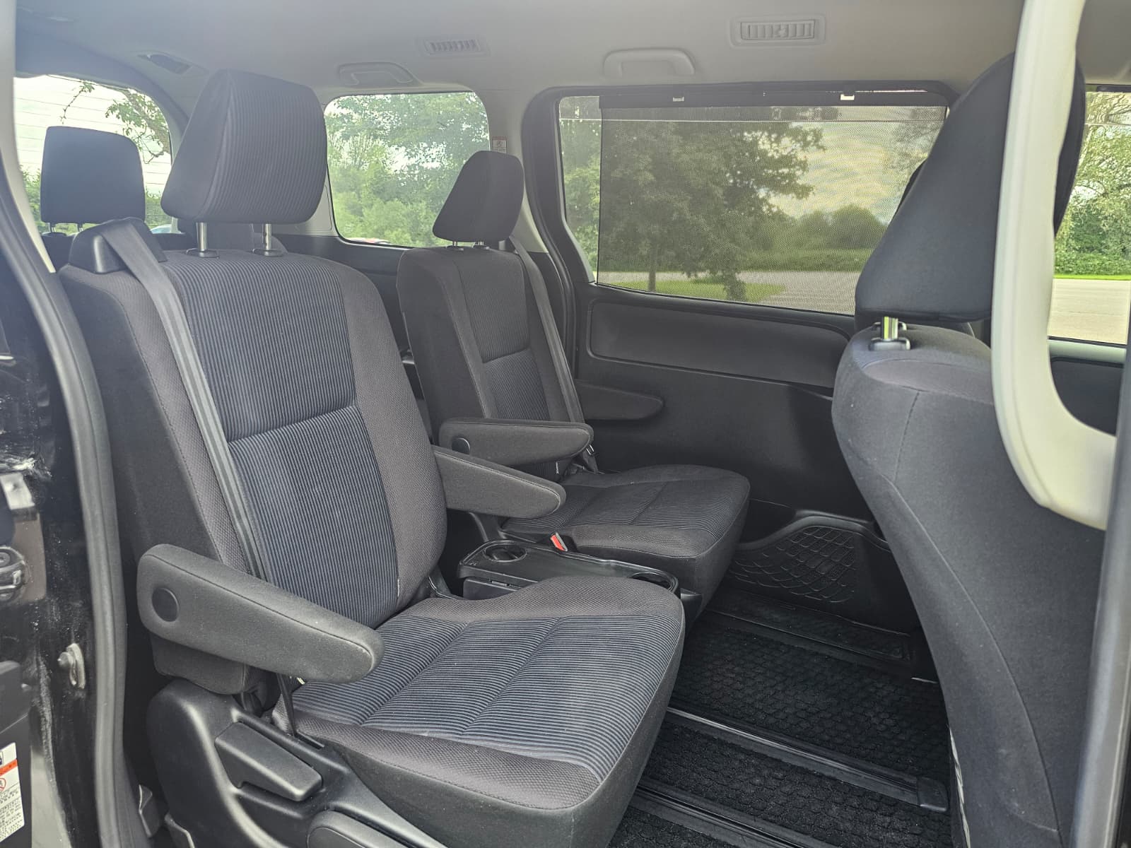 TOYOTA NOAH VOXY 1.8h Hybrid Automatic CVT 7 seater 2015/09 MPV