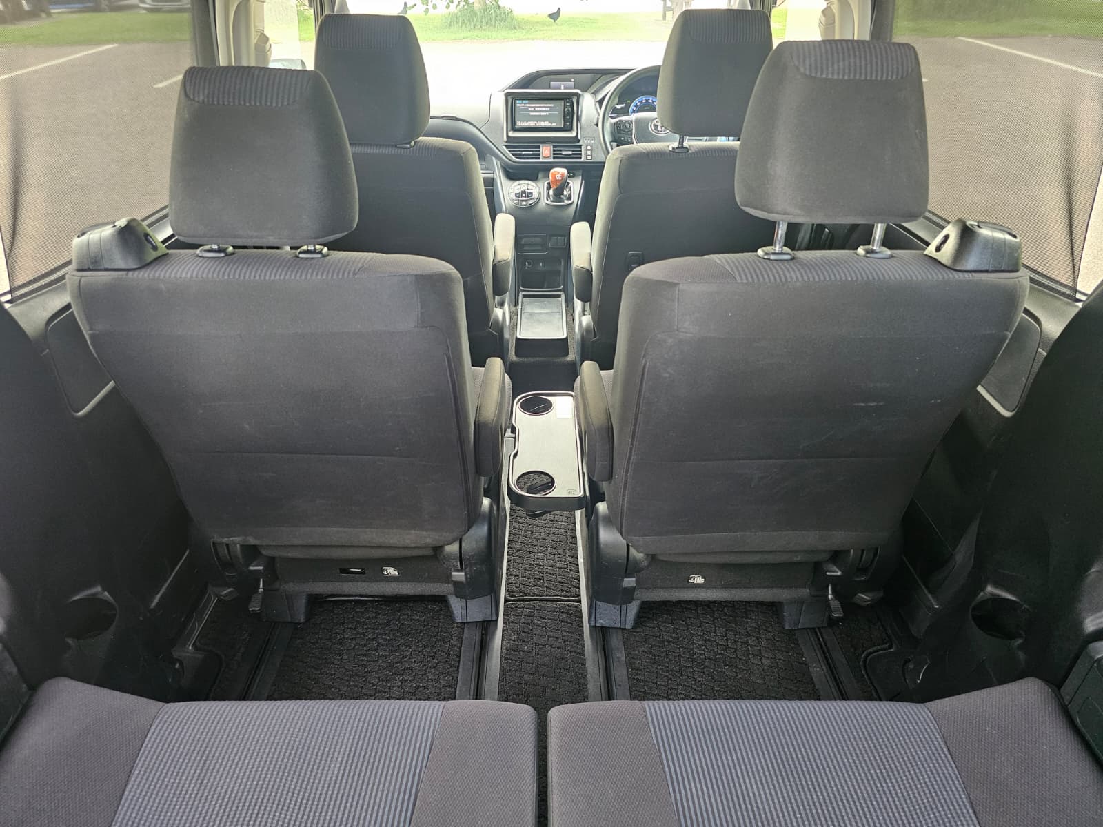 TOYOTA NOAH VOXY 1.8h Hybrid Automatic CVT 7 seater 2015/09 MPV