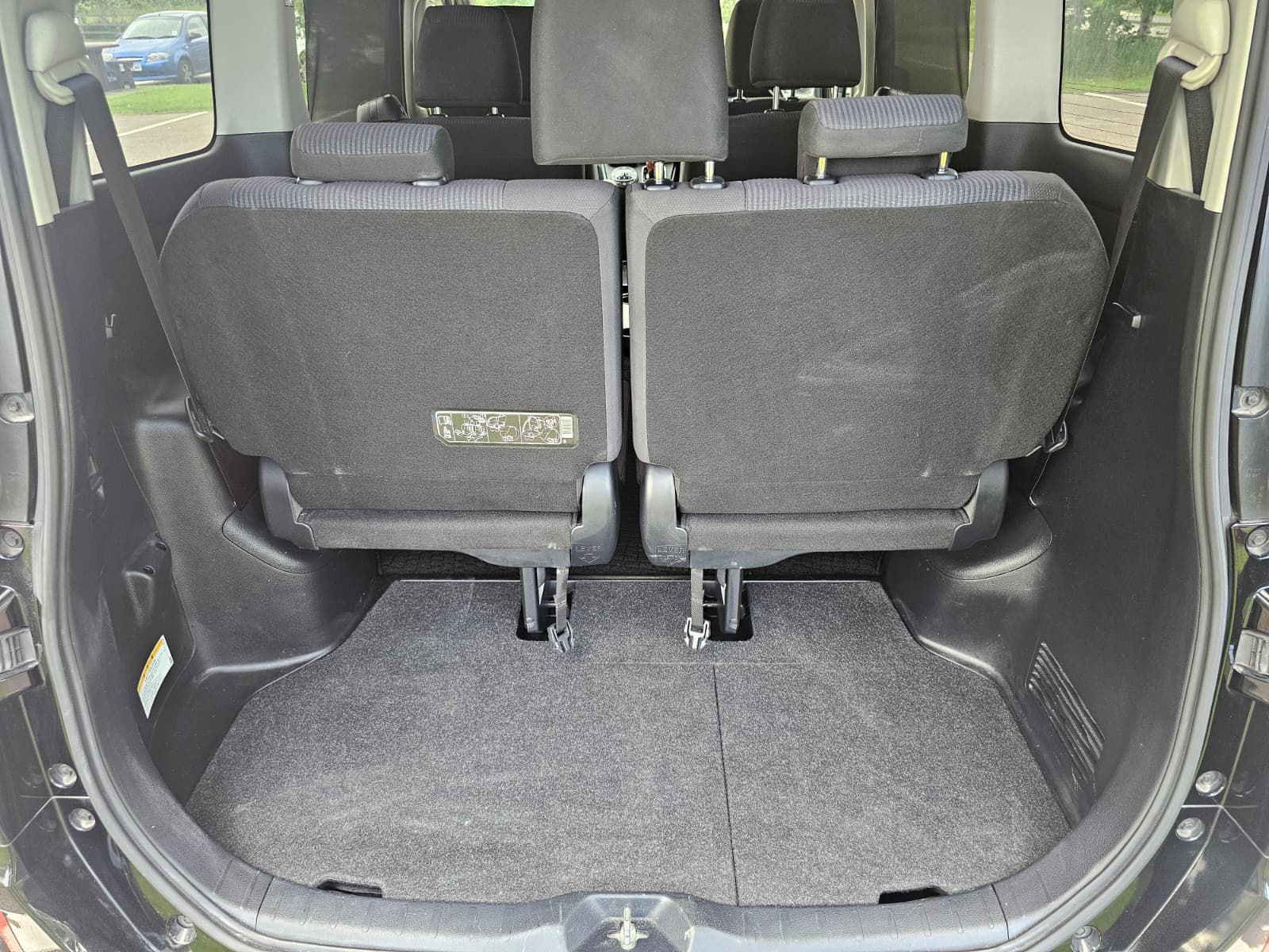 TOYOTA NOAH VOXY 1.8h Hybrid Automatic CVT 7 seater 2015/09 MPV