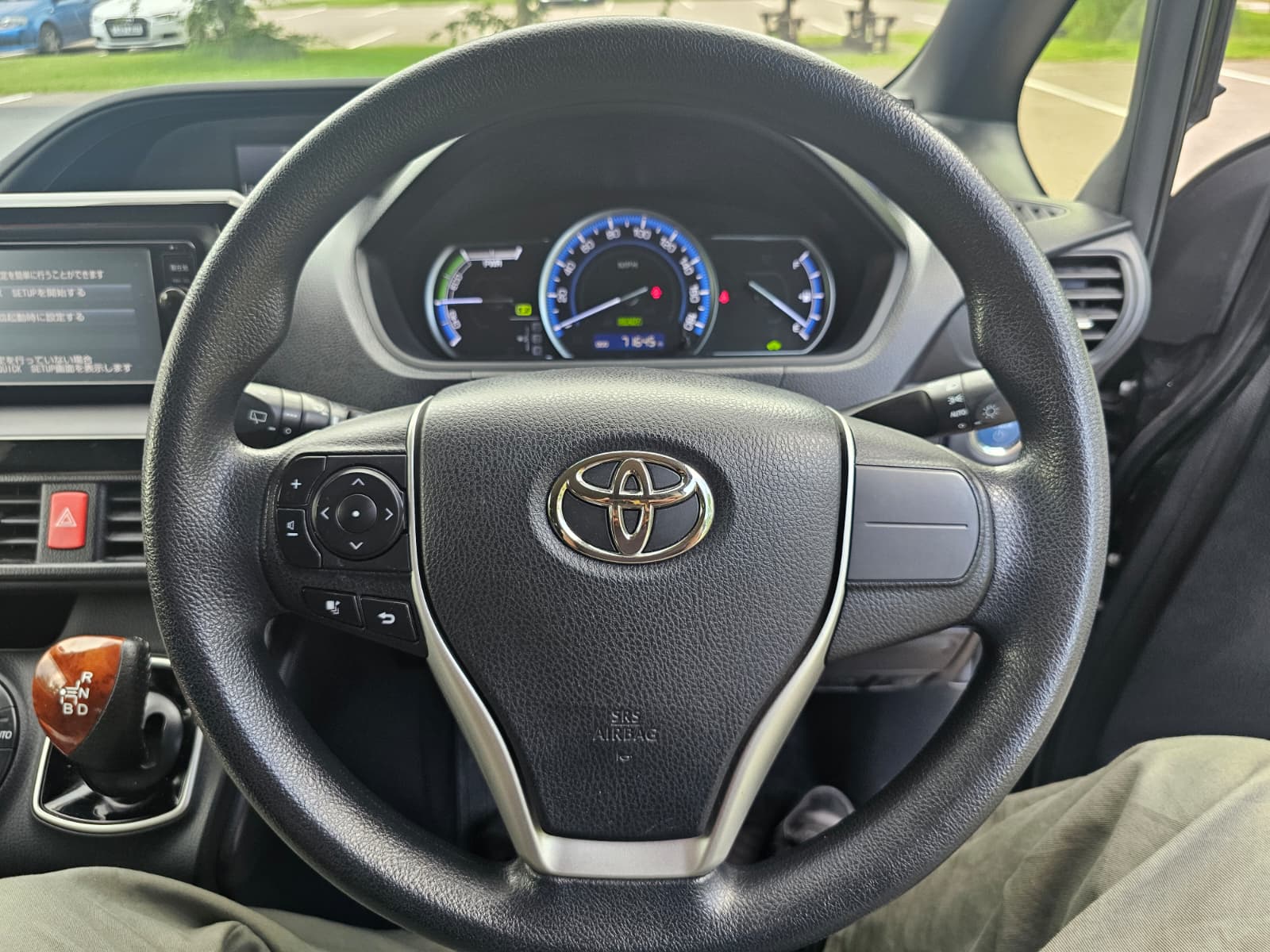 TOYOTA NOAH VOXY 1.8h Hybrid Automatic CVT 7 seater 2015/09 MPV