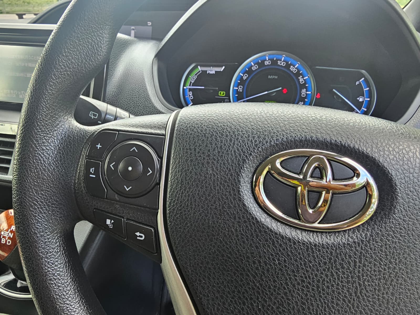 TOYOTA NOAH VOXY 1.8h Hybrid Automatic CVT 7 seater 2015/09 MPV
