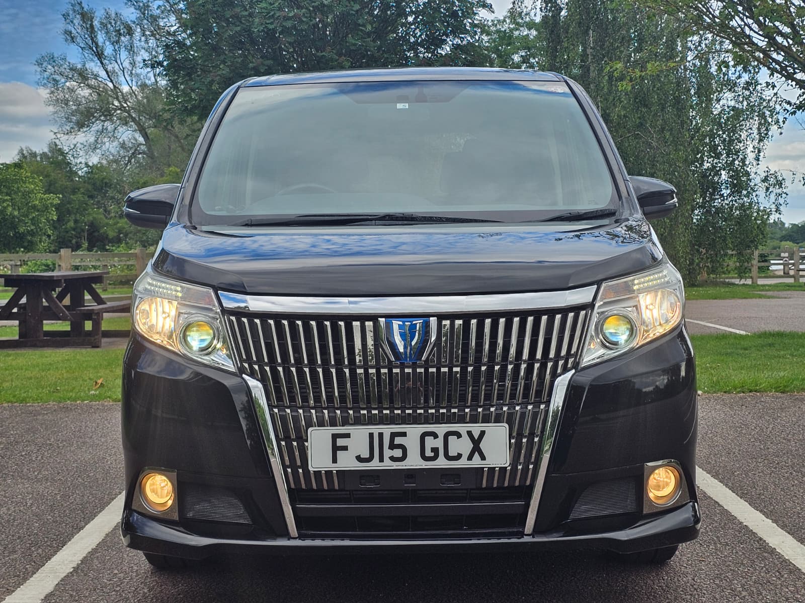 TOYOTA NOAH VOXY 1.8h Hybrid Automatic CVT 7 seater 2015/09 MPV