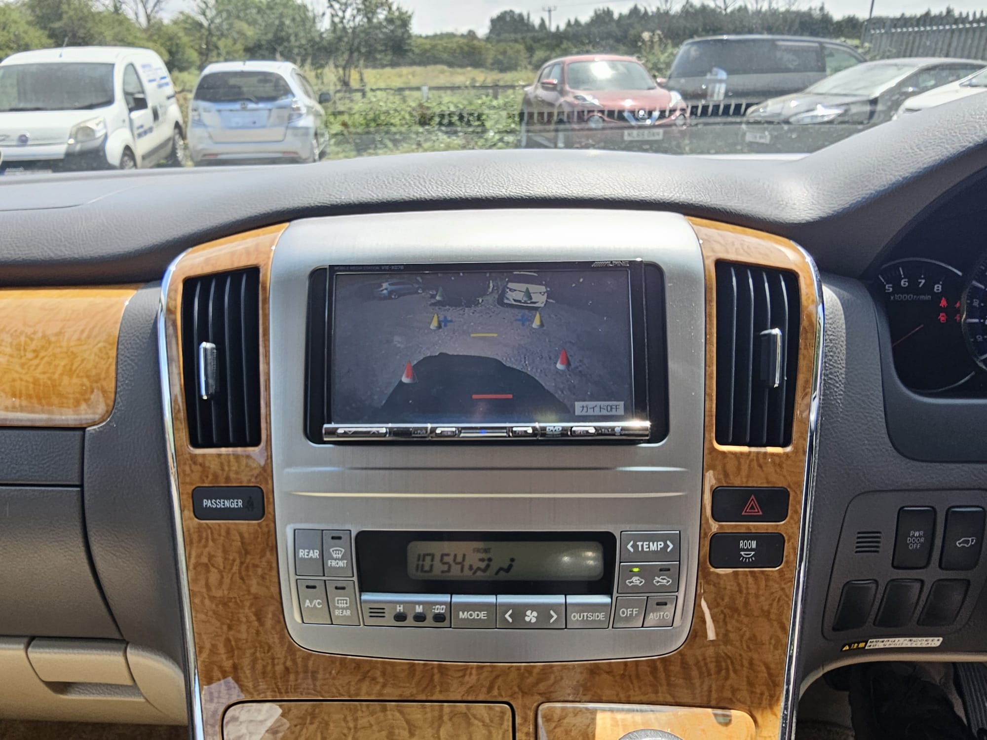 Toyota Alphard G-Edition 3.0L V6 Automatic CVT 8 Seater MPV