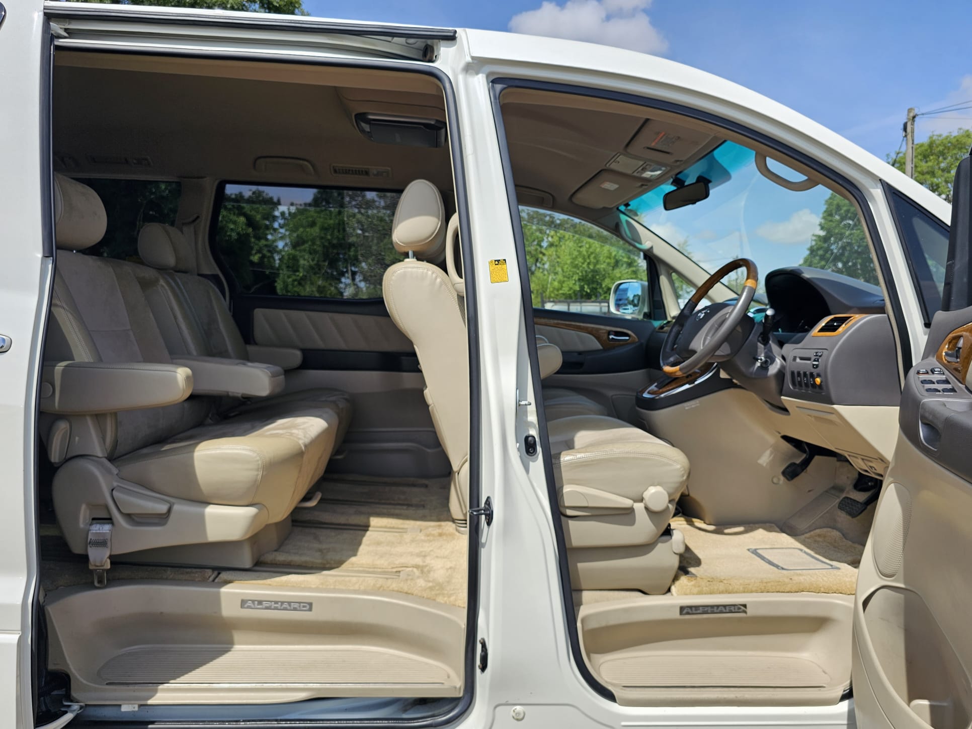 Toyota Alphard G-Edition 3.0L V6 Automatic CVT 8 Seater MPV