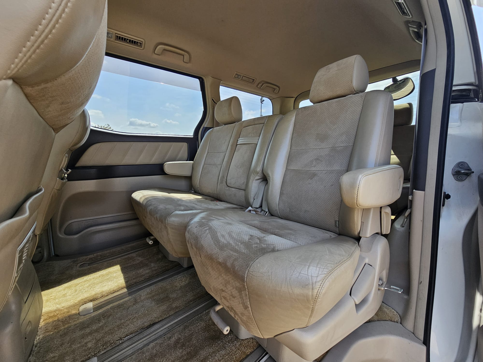Toyota Alphard G-Edition 3.0L V6 Automatic CVT 8 Seater MPV