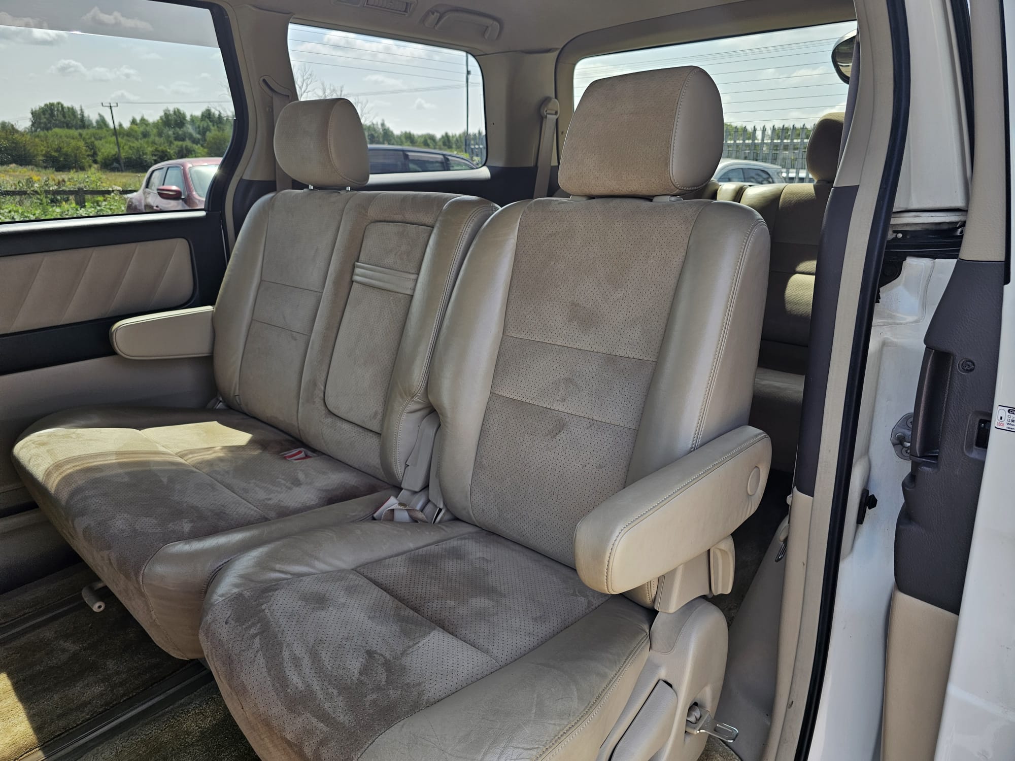 Toyota Alphard G-Edition 3.0L V6 Automatic CVT 8 Seater MPV