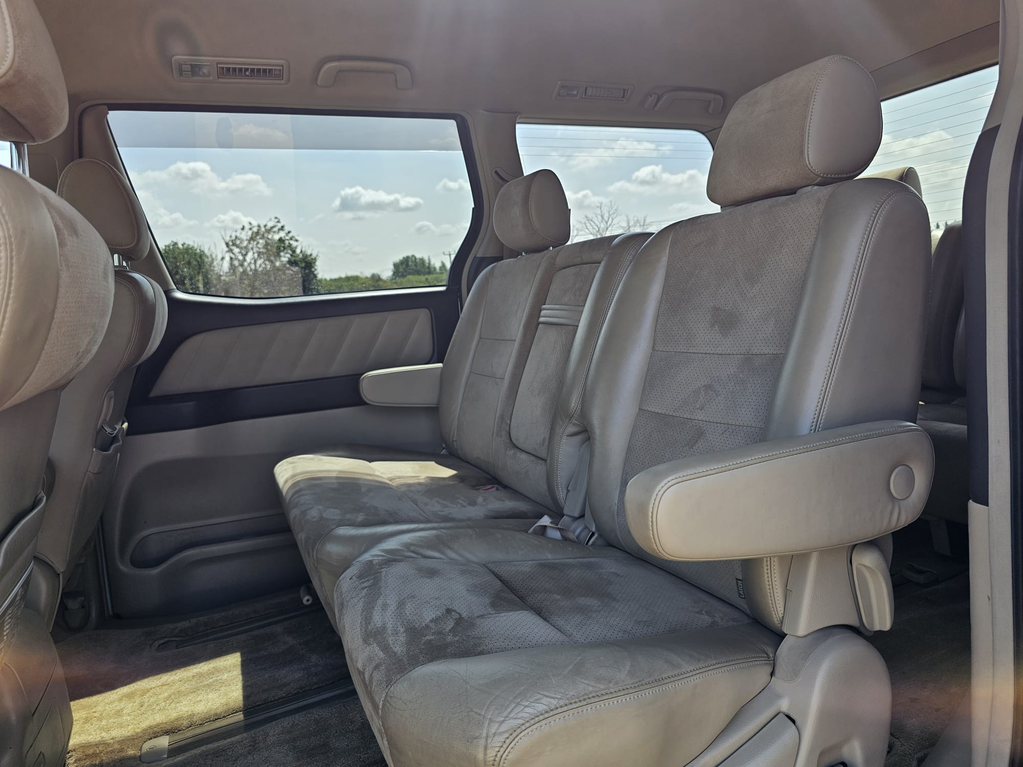 Toyota Alphard G-Edition 3.0L V6 Automatic CVT 8 Seater MPV