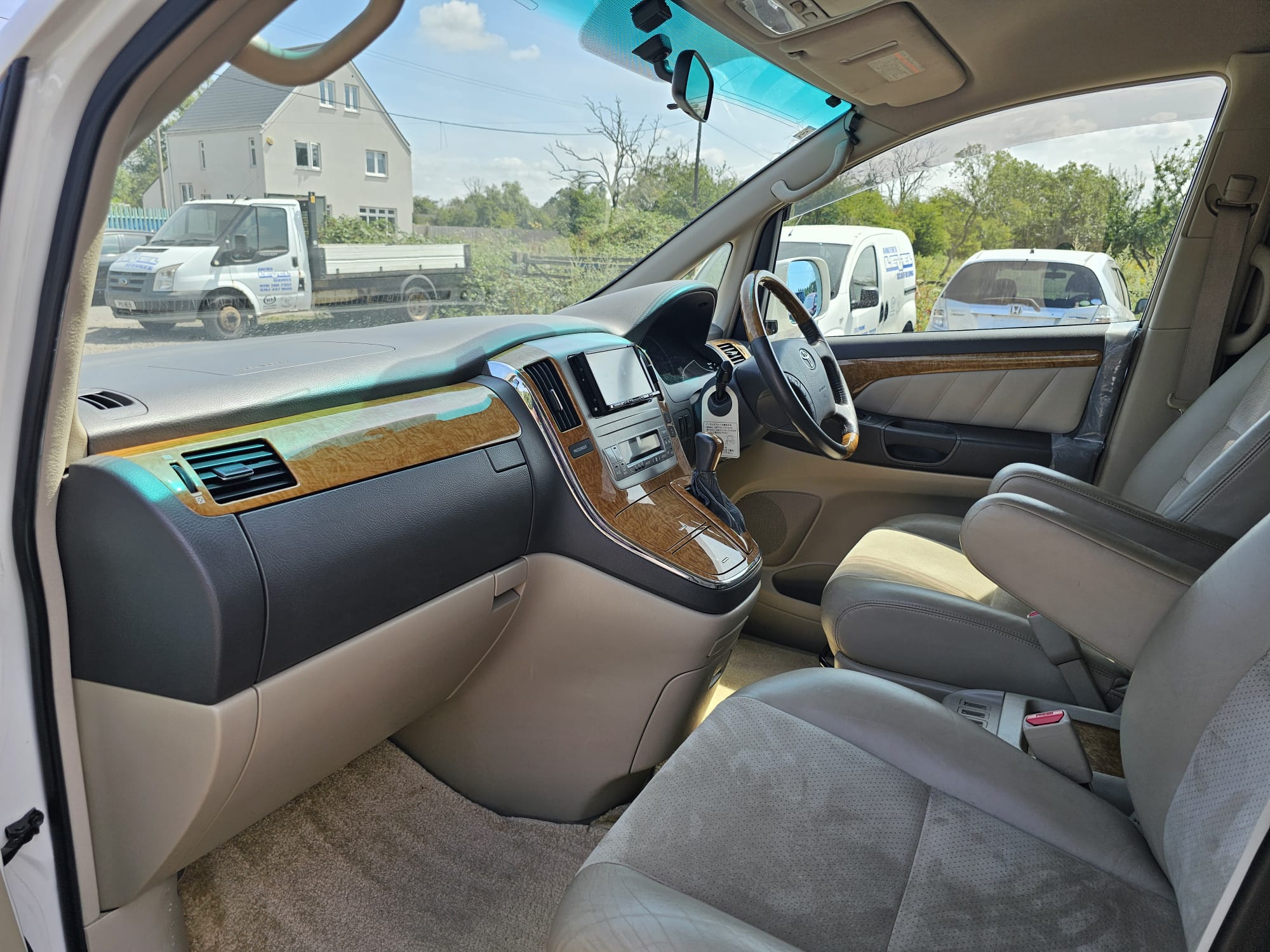 Toyota Alphard G-Edition 3.0L V6 Automatic CVT 8 Seater MPV