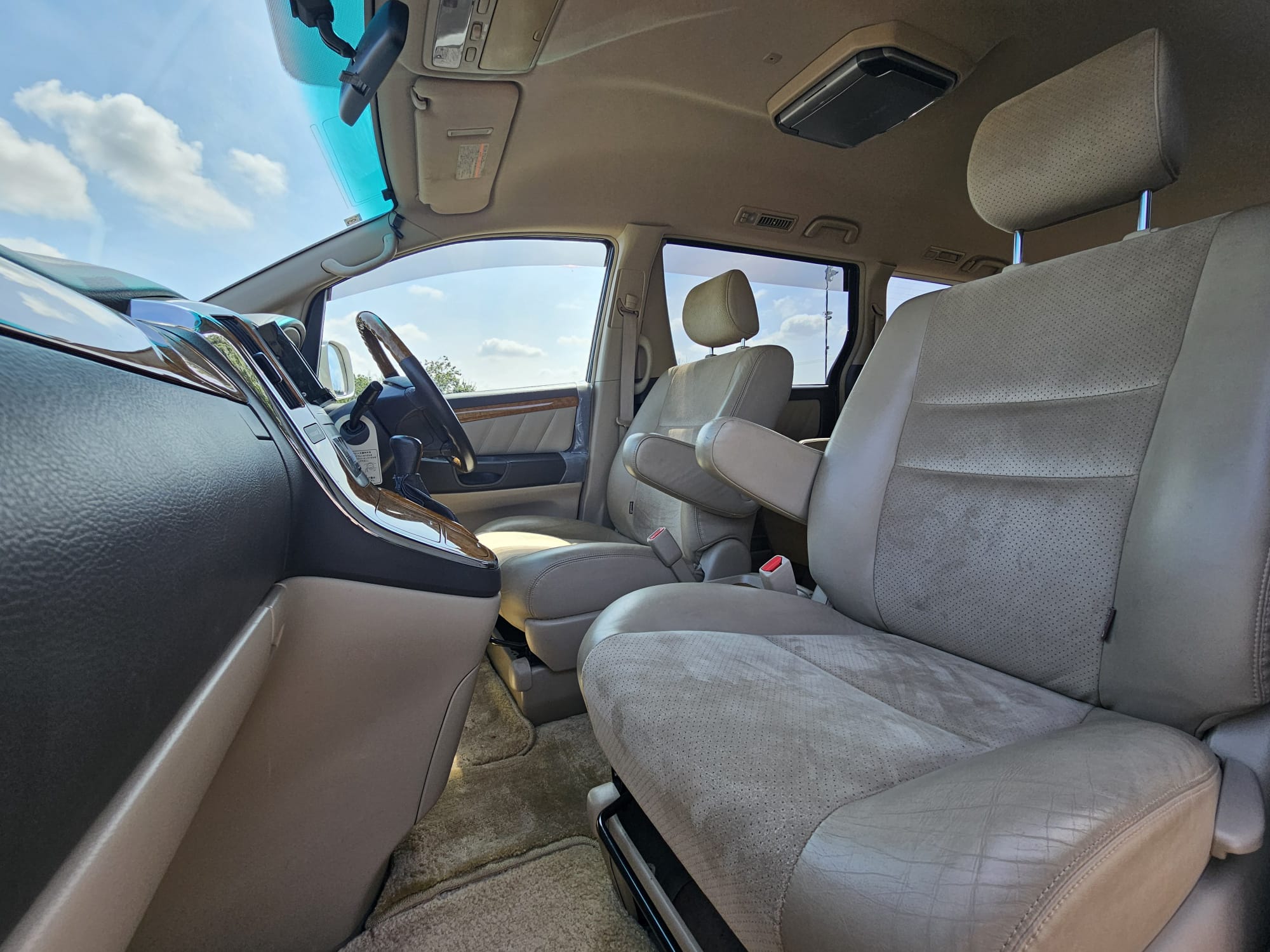 Toyota Alphard G-Edition 3.0L V6 Automatic CVT 8 Seater MPV