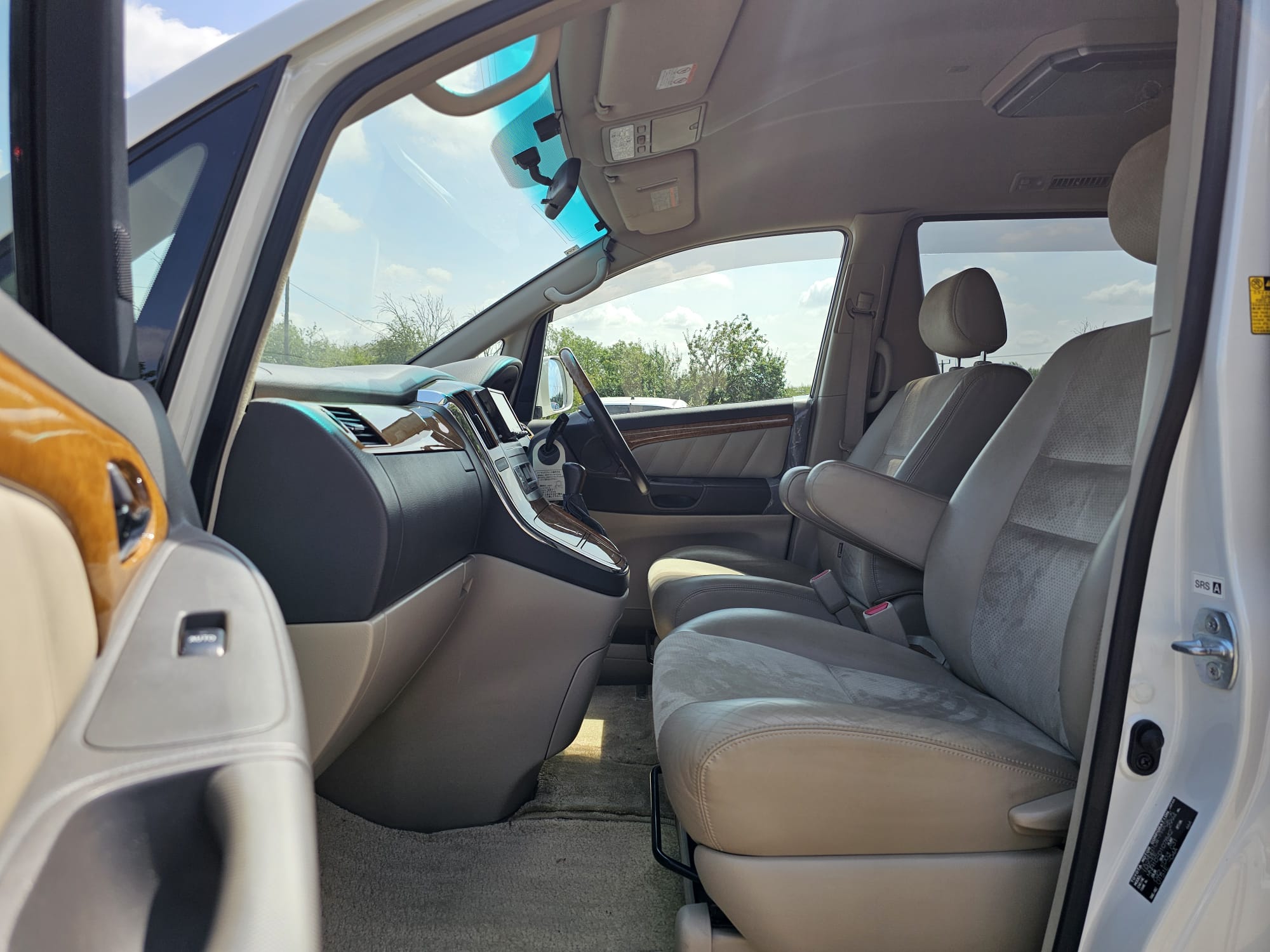 Toyota Alphard G-Edition 3.0L V6 Automatic CVT 8 Seater MPV