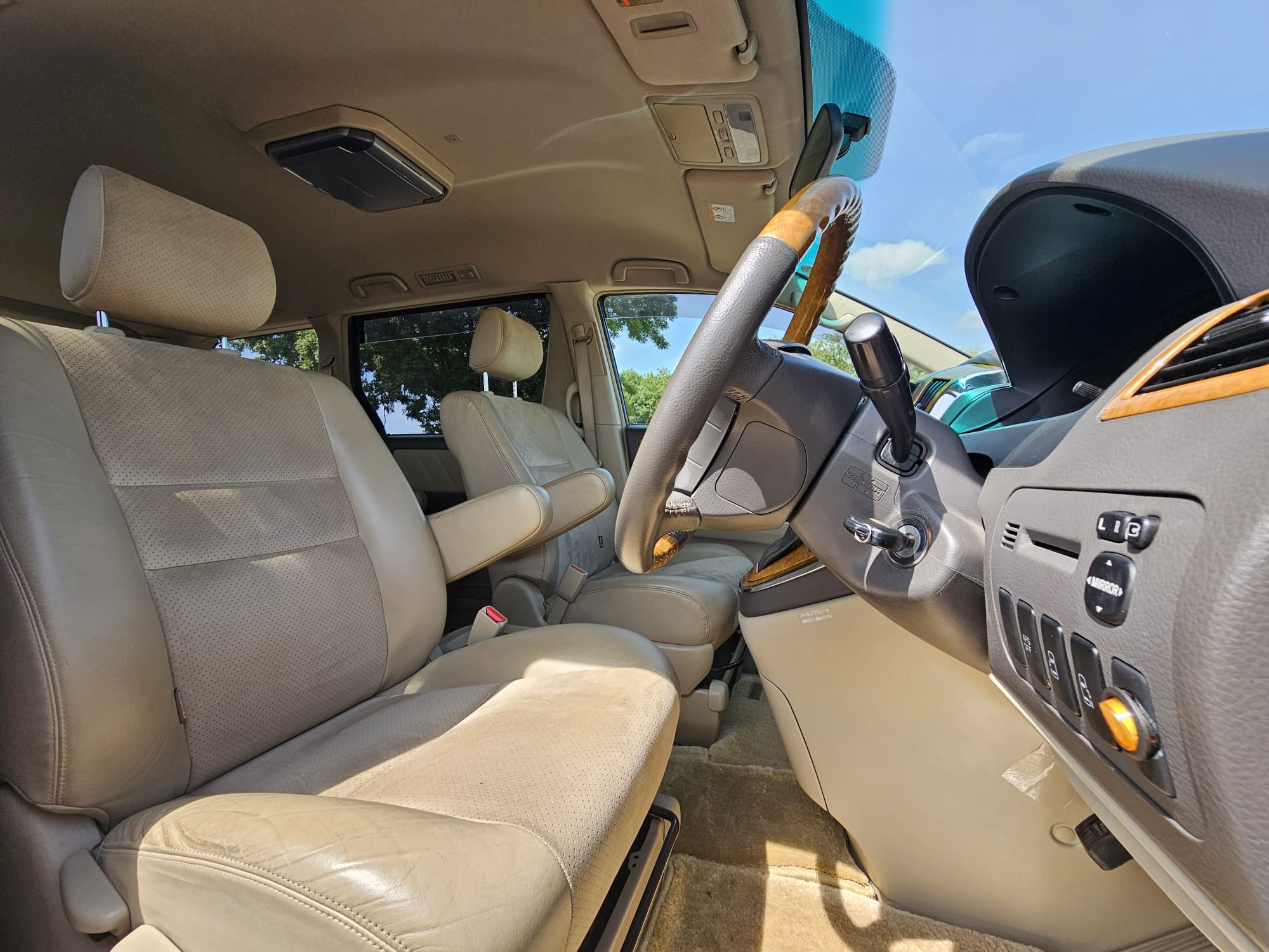 Toyota Alphard G-Edition 3.0L V6 Automatic CVT 8 Seater MPV
